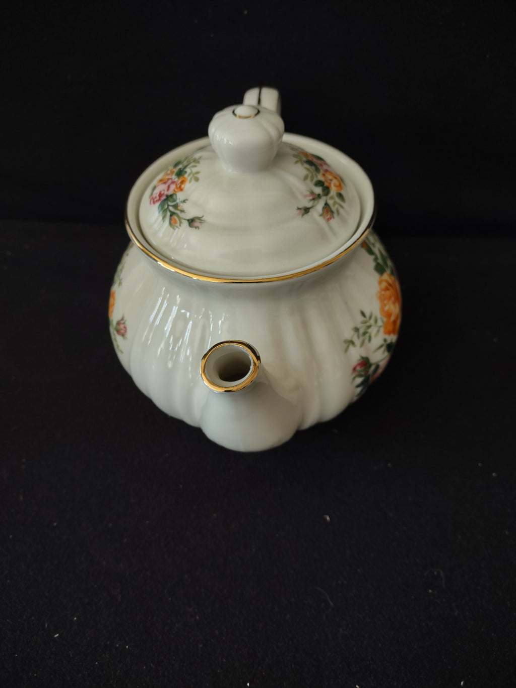 Vintage Robinson Design Group Floral Teapot Gold Trim Made In Japan (Lot 3783)
