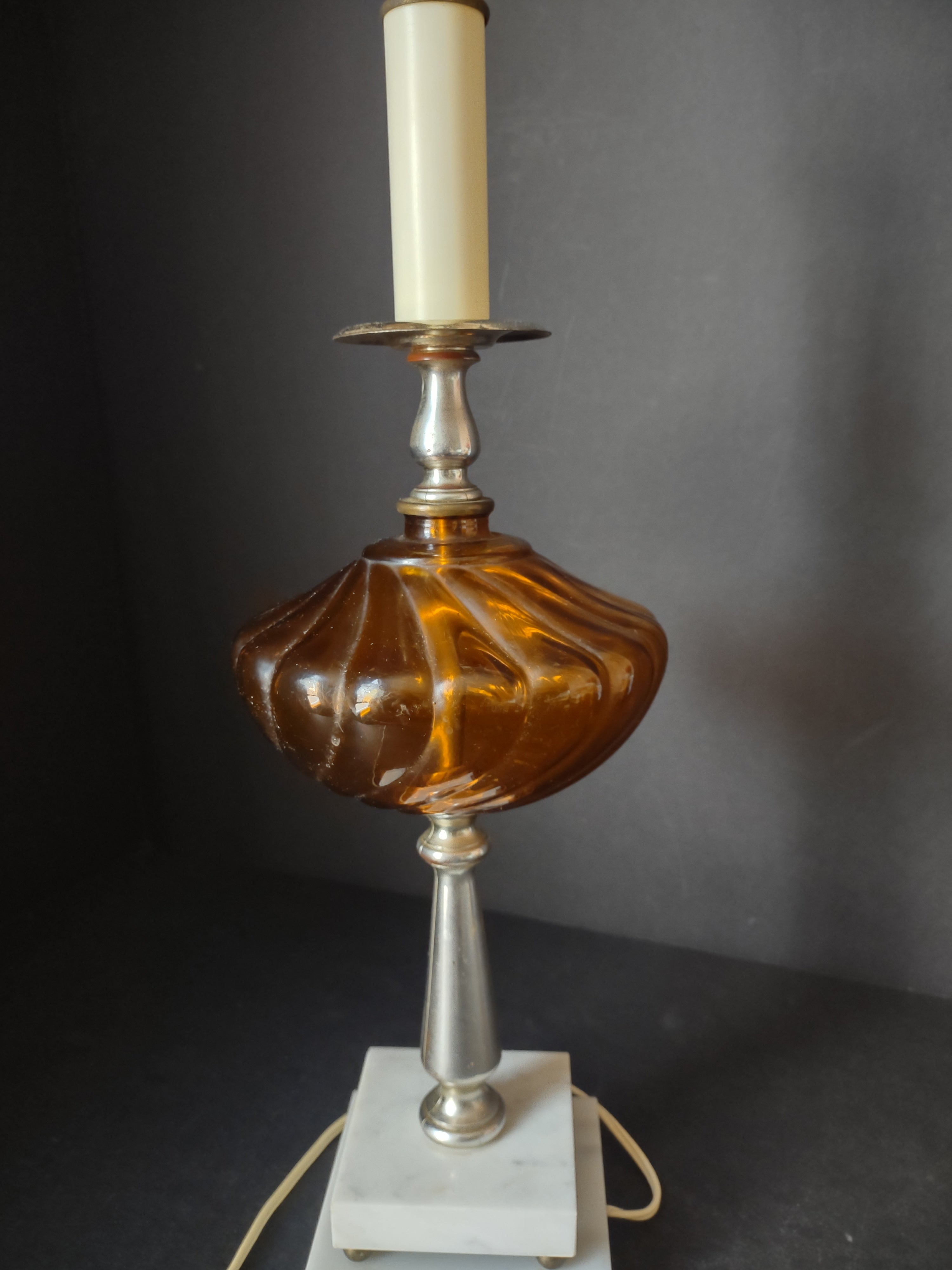 Vintage Amber Glass Lamp (lot 1775)