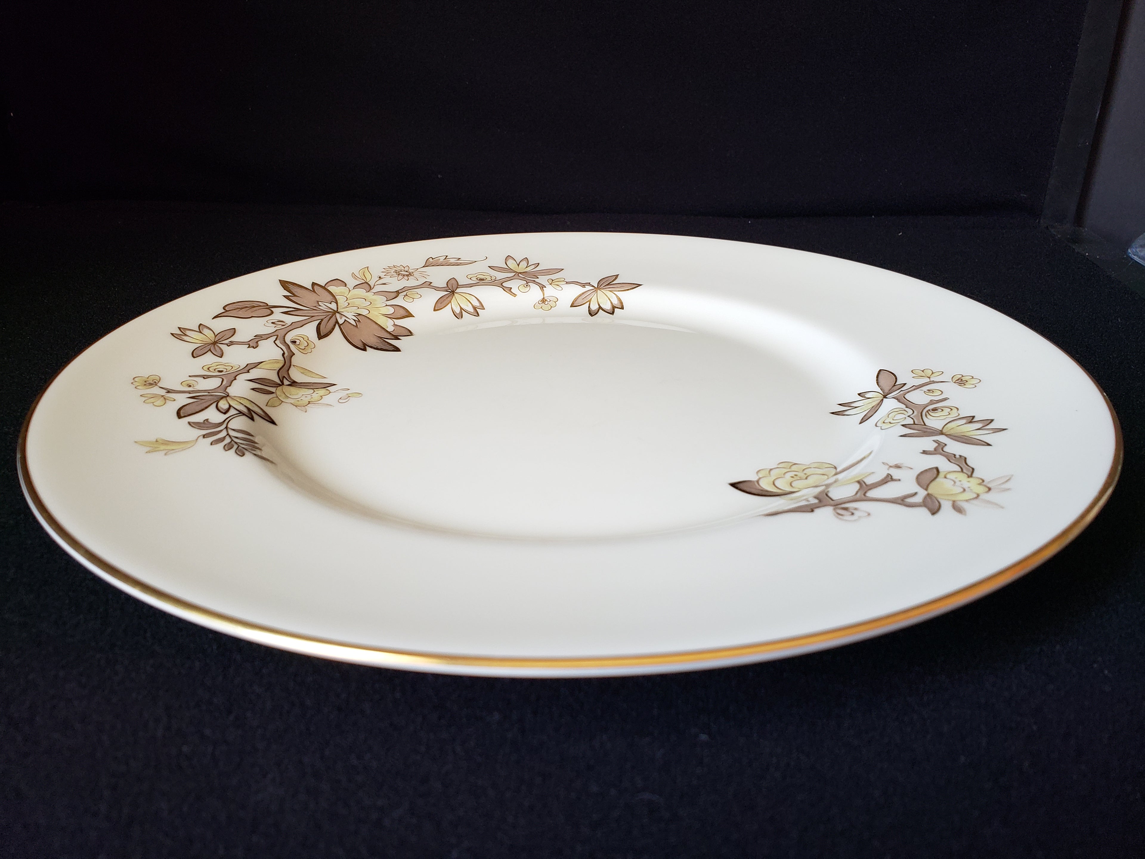 Vintage Royal Worcester Reverie Dinner Plate 10-1/2" (lot 2135)