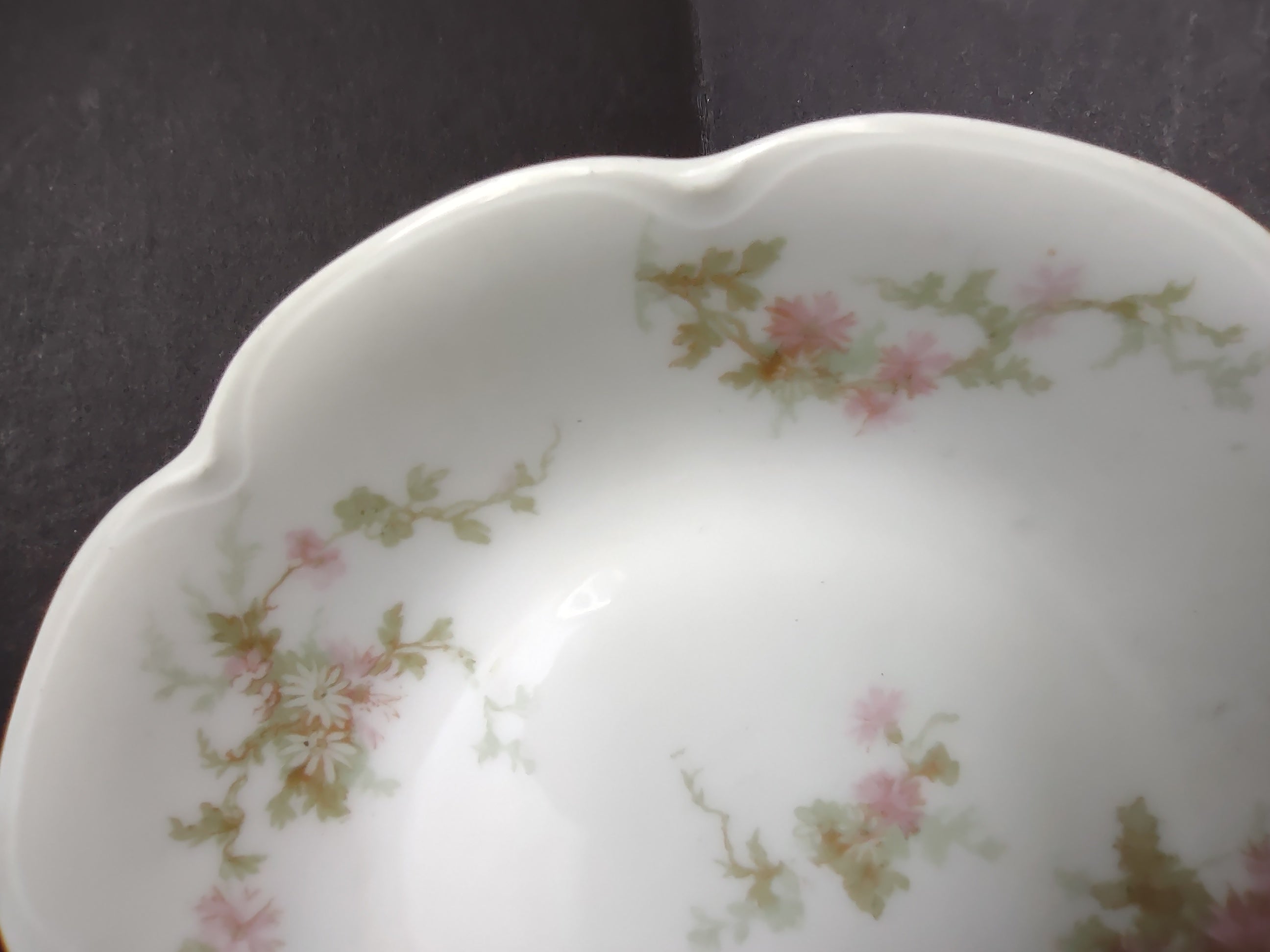 Haviland Limoges Small Bowl 5-1/2" Plate Pink Thistle & Daisy (lot 884)