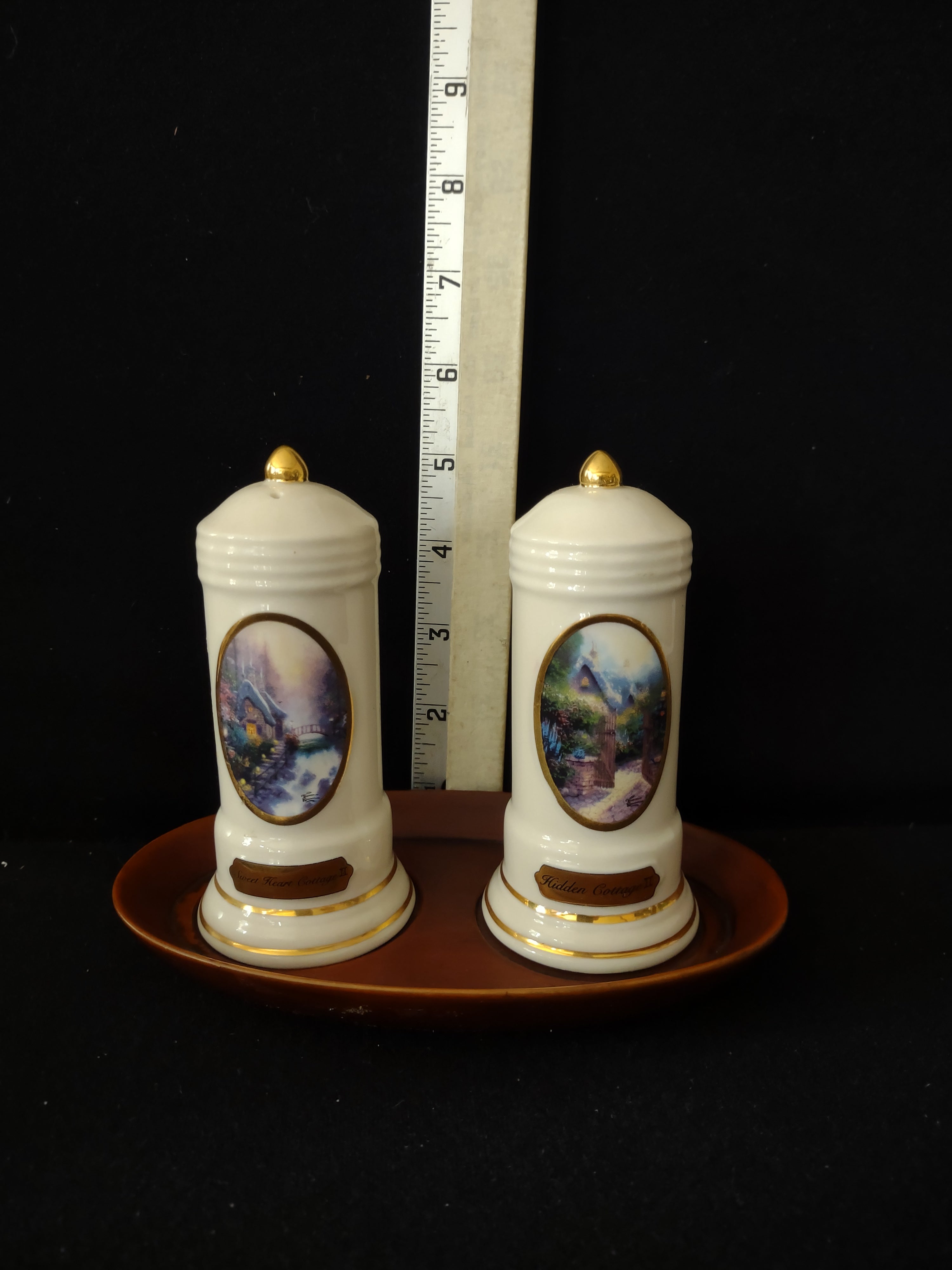 Avon Thomas Kinkade Salt Pepper Tray Sweet Heart & Hidden Cottage (Lot 3683)