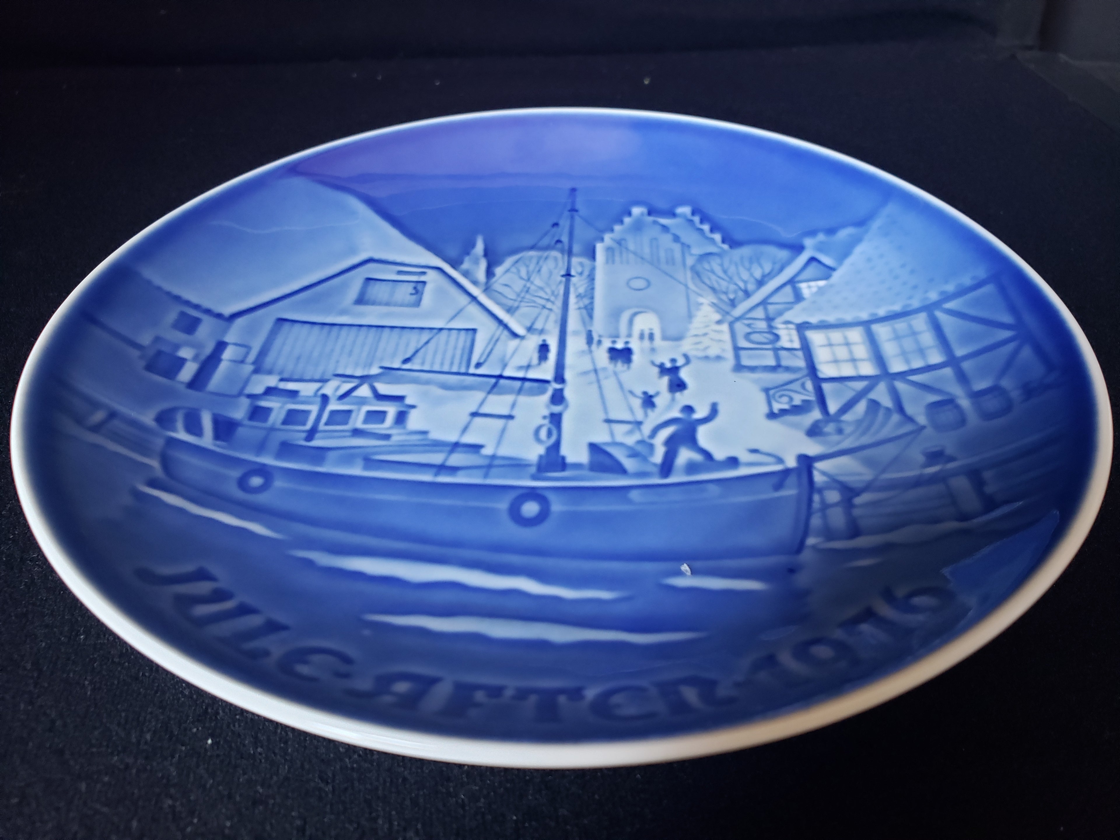 B & G Copenhagen Porcelain Wall Plate Christmas Welcome (lot 2193)