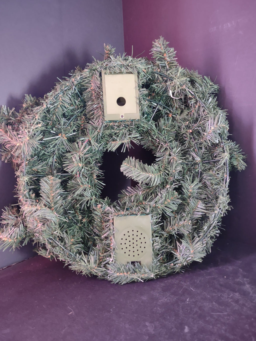 Vintage Christmas Gemmy Talking Wreath for PARTS Only - does not work (lot 3436)