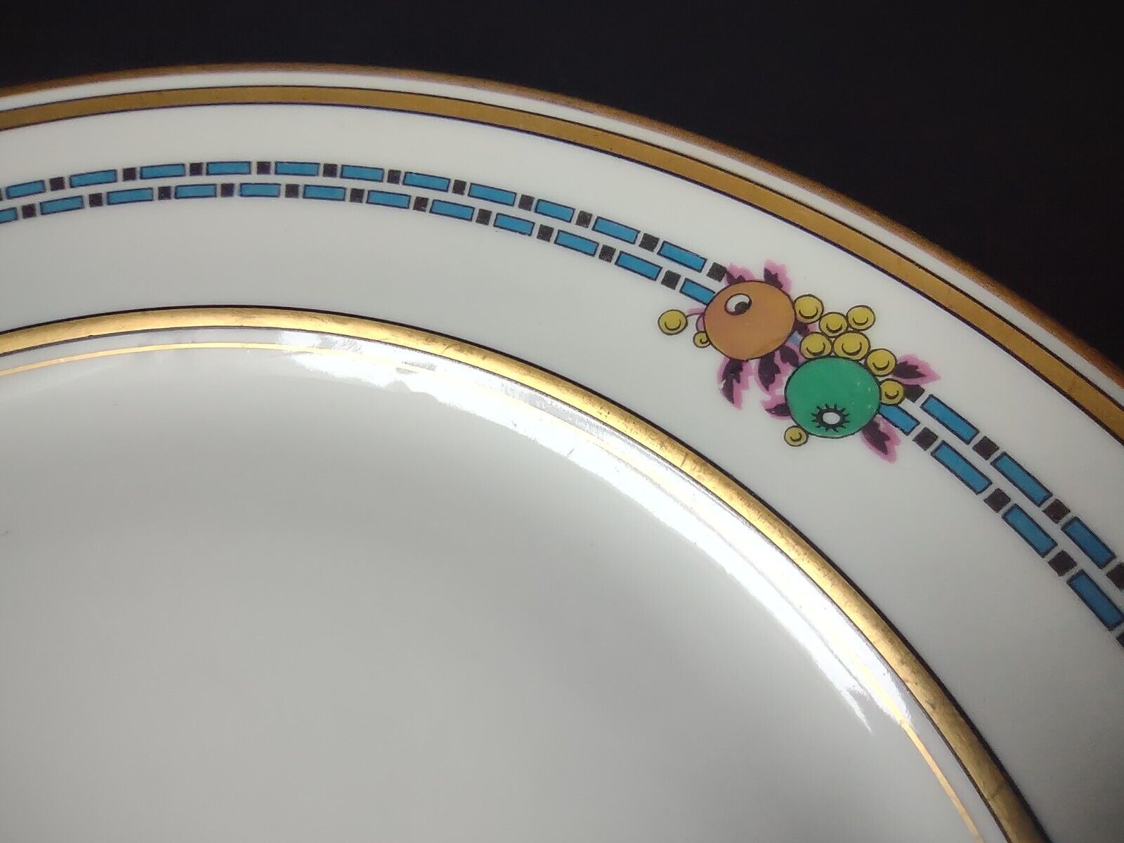 Depose Limoges Gold Trim Fruit Design Dinner Plate (lot 638)