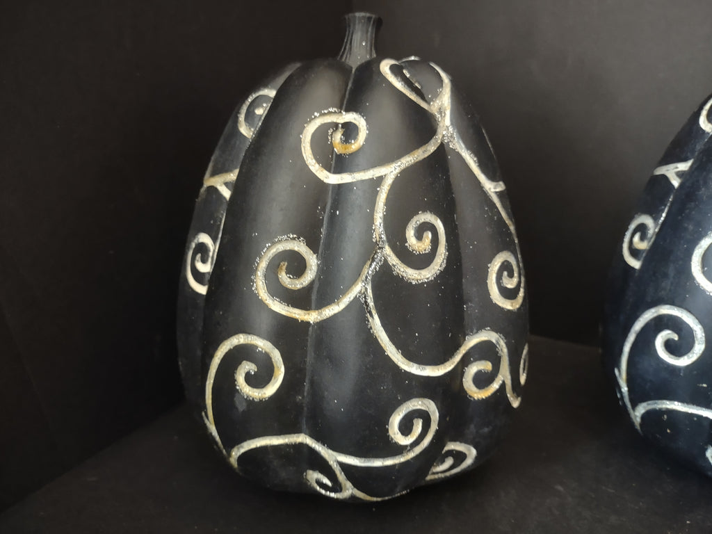 Halloween Black Pumpkin x 2 Silver Scroll Design 8" Polyresin (lot 3000j)
