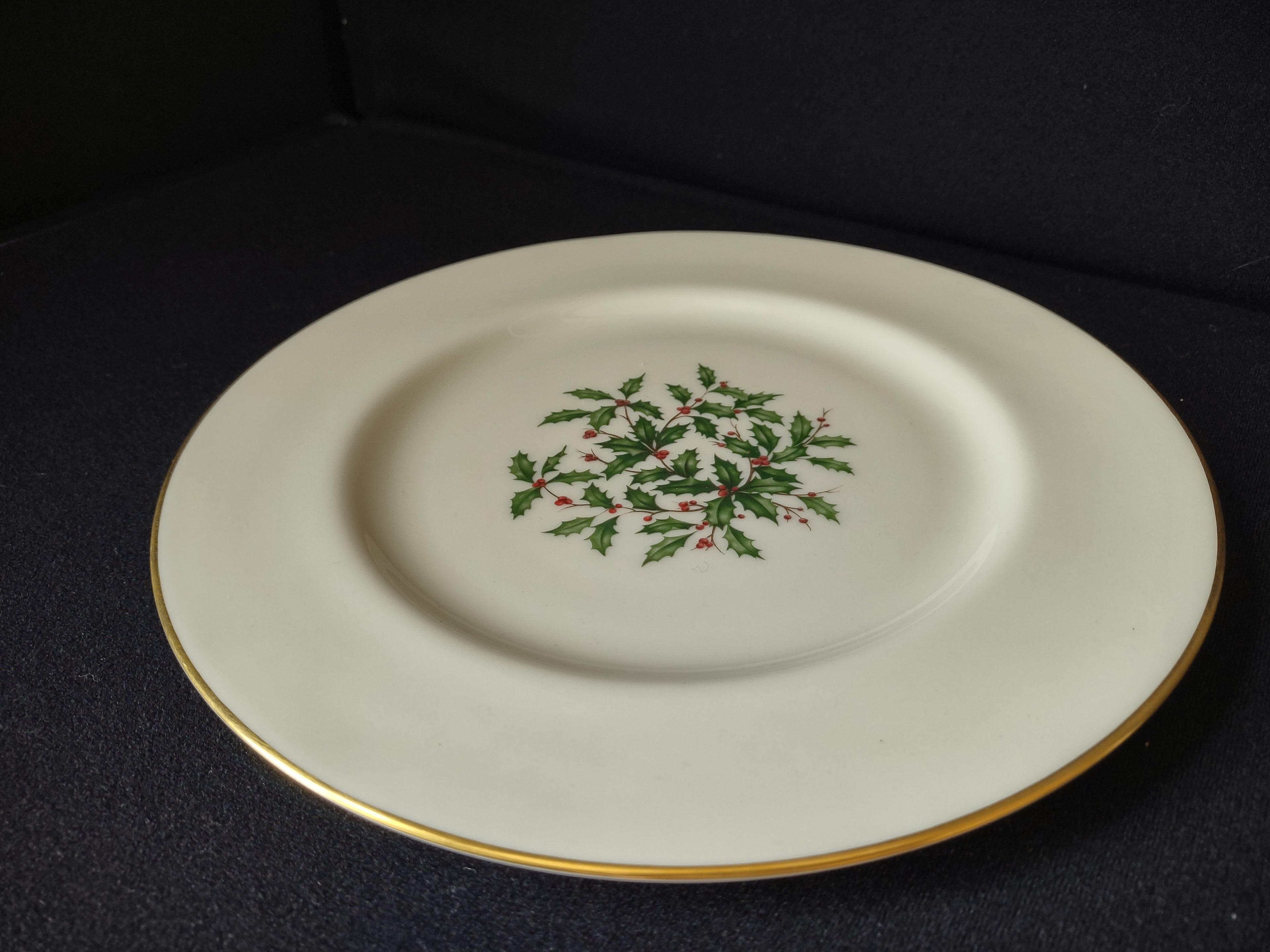 Vintage Lenox Special Holly Design Gold Trim Dinner Plate 10-1/2" (lot 1904)
