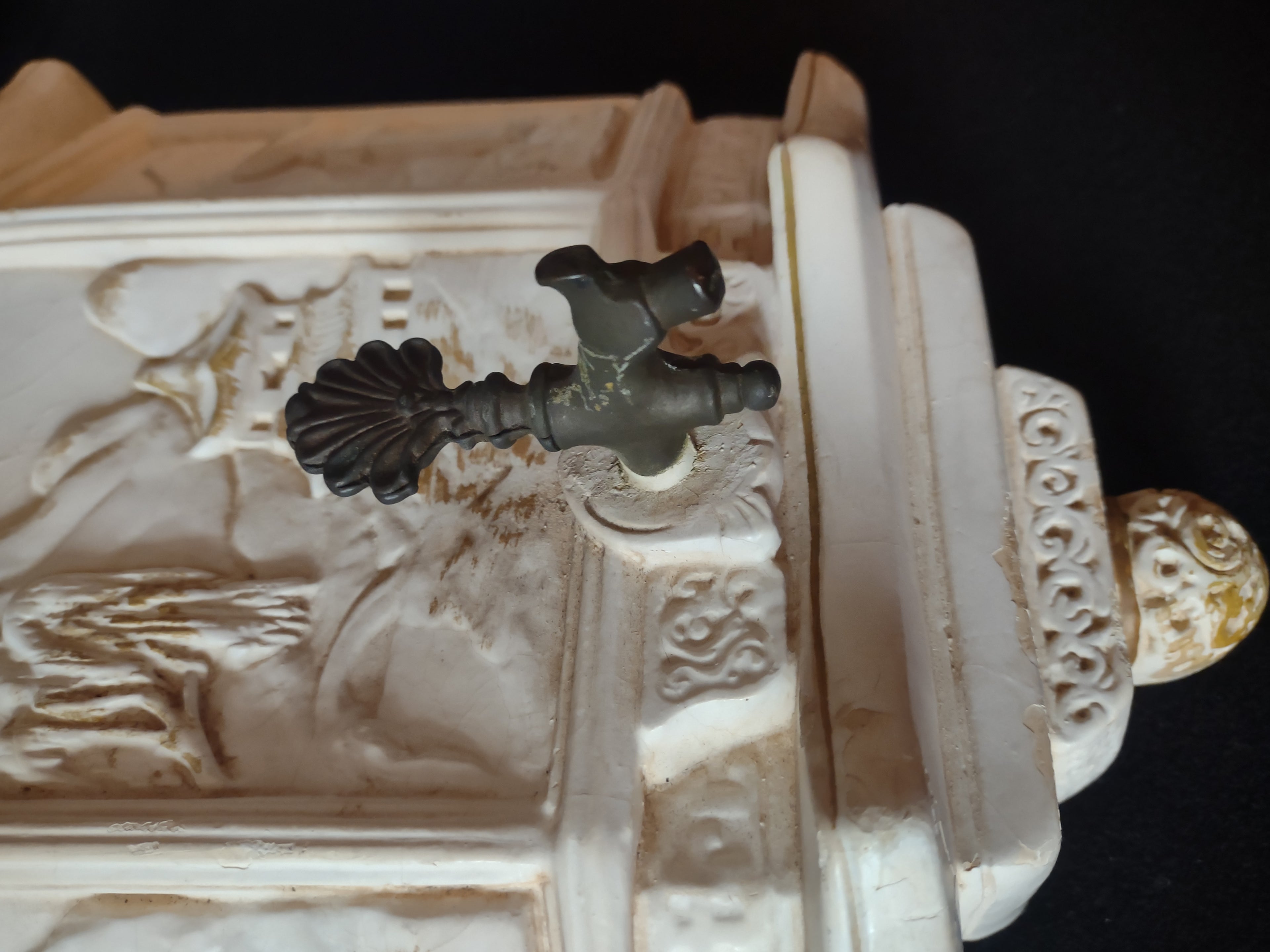 Alexander Backer Wall Mount Lavabo Oriental Theme 12"x10-1/2" IMPERFECT (Lot4587
