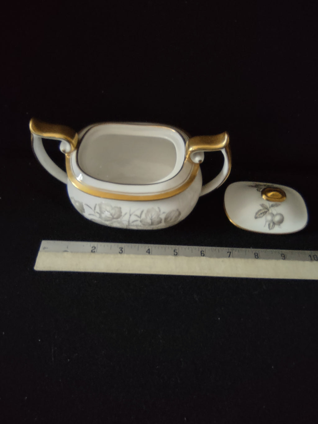 Vintage Spode Sugar Bowl With Lid Chatham Bone China (Lot 5716)