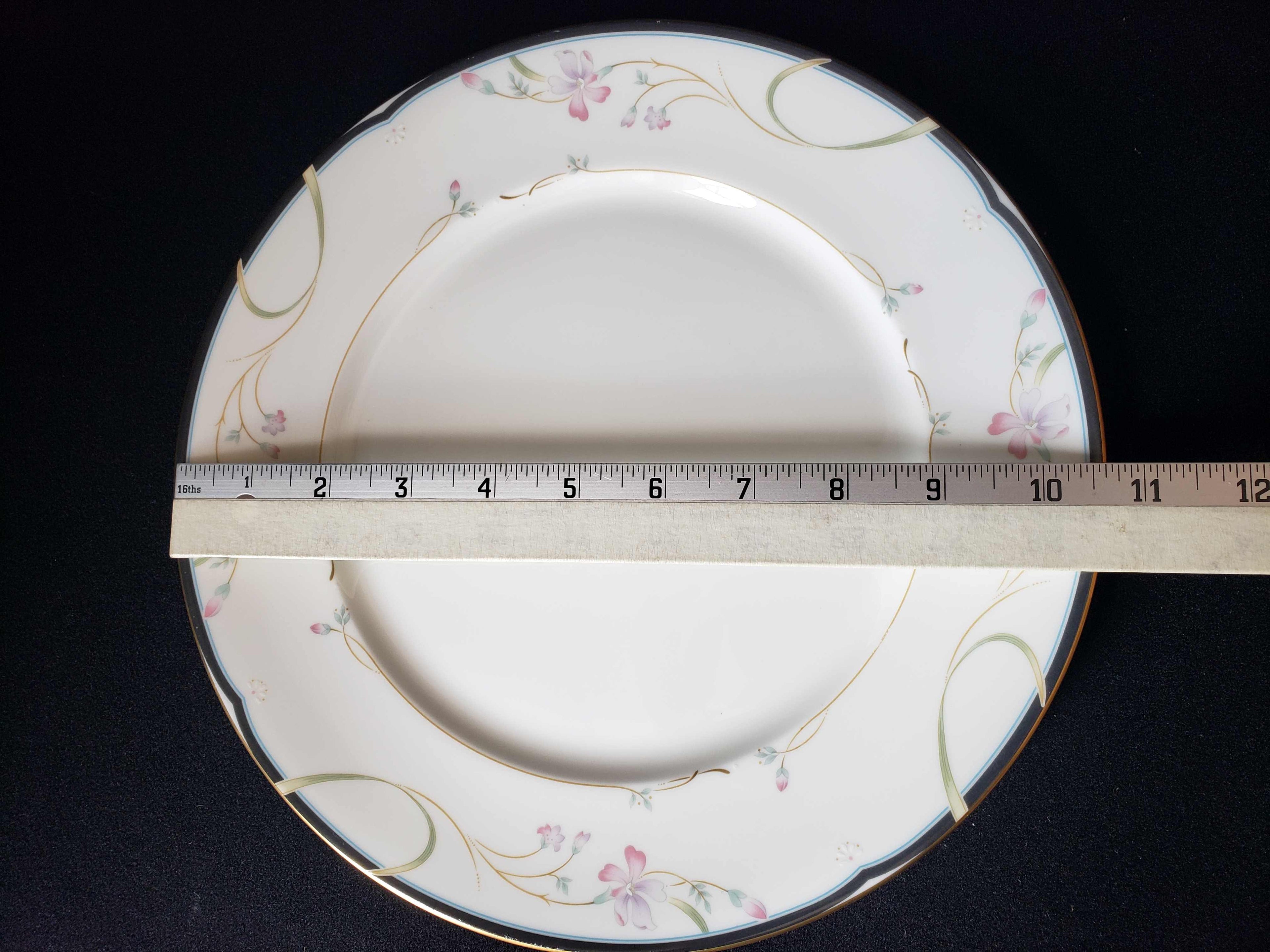 Vintage Lenox Debut Constance Fine Bone Luncheon Plate 10-3/4" (lot 1914)