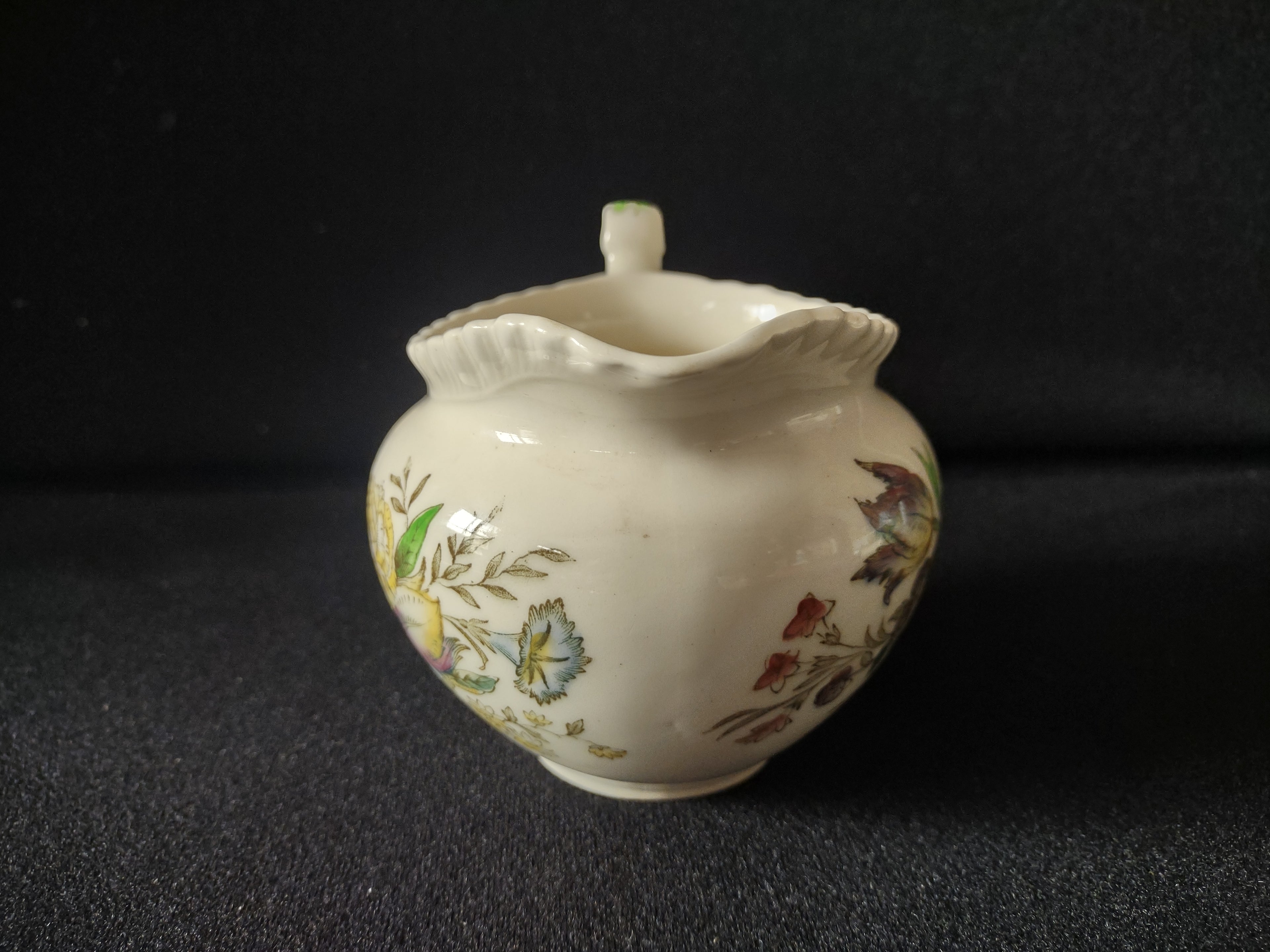 Vintage Johnson Bros Garden Bouquet Ironstone England Creamer (lot 5624)