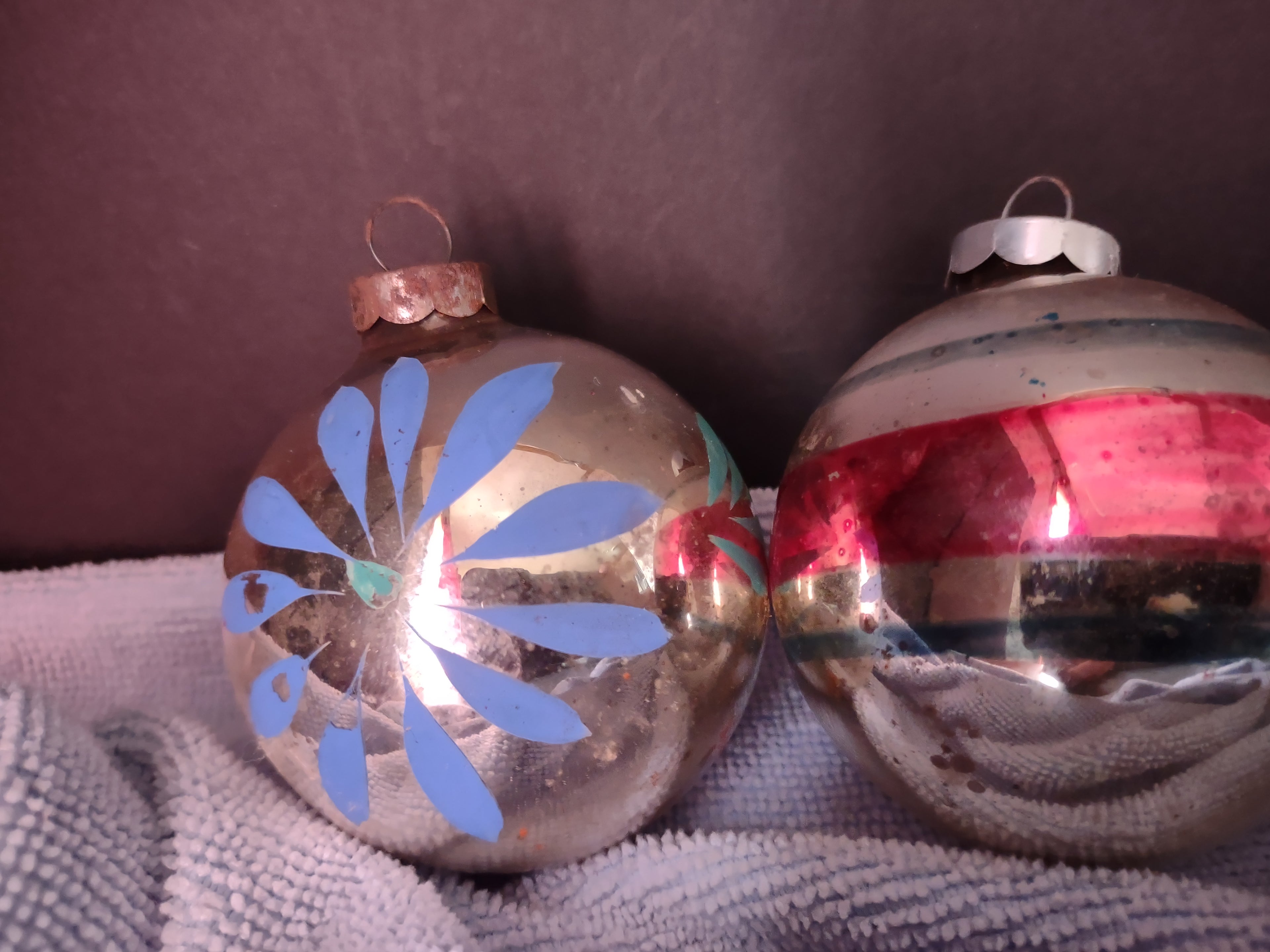Vintage Christmas Ball Ornaments Shiny Brite x 4 IMPERFECT 3" Silvered (lot 3446
