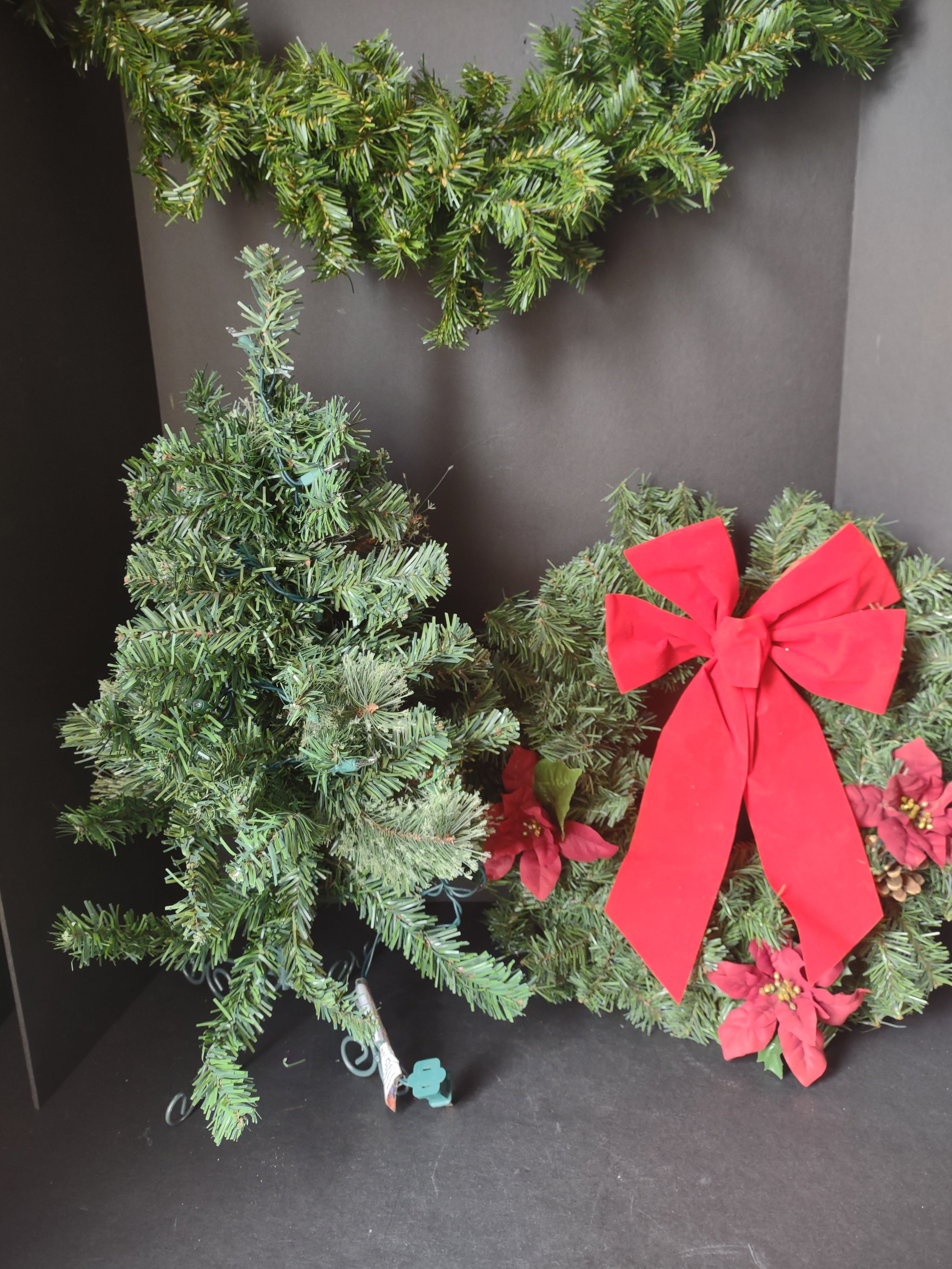 Christmas Artificial 24"Light Up Tree Garland Poinsettia Wreath (lot 1223)