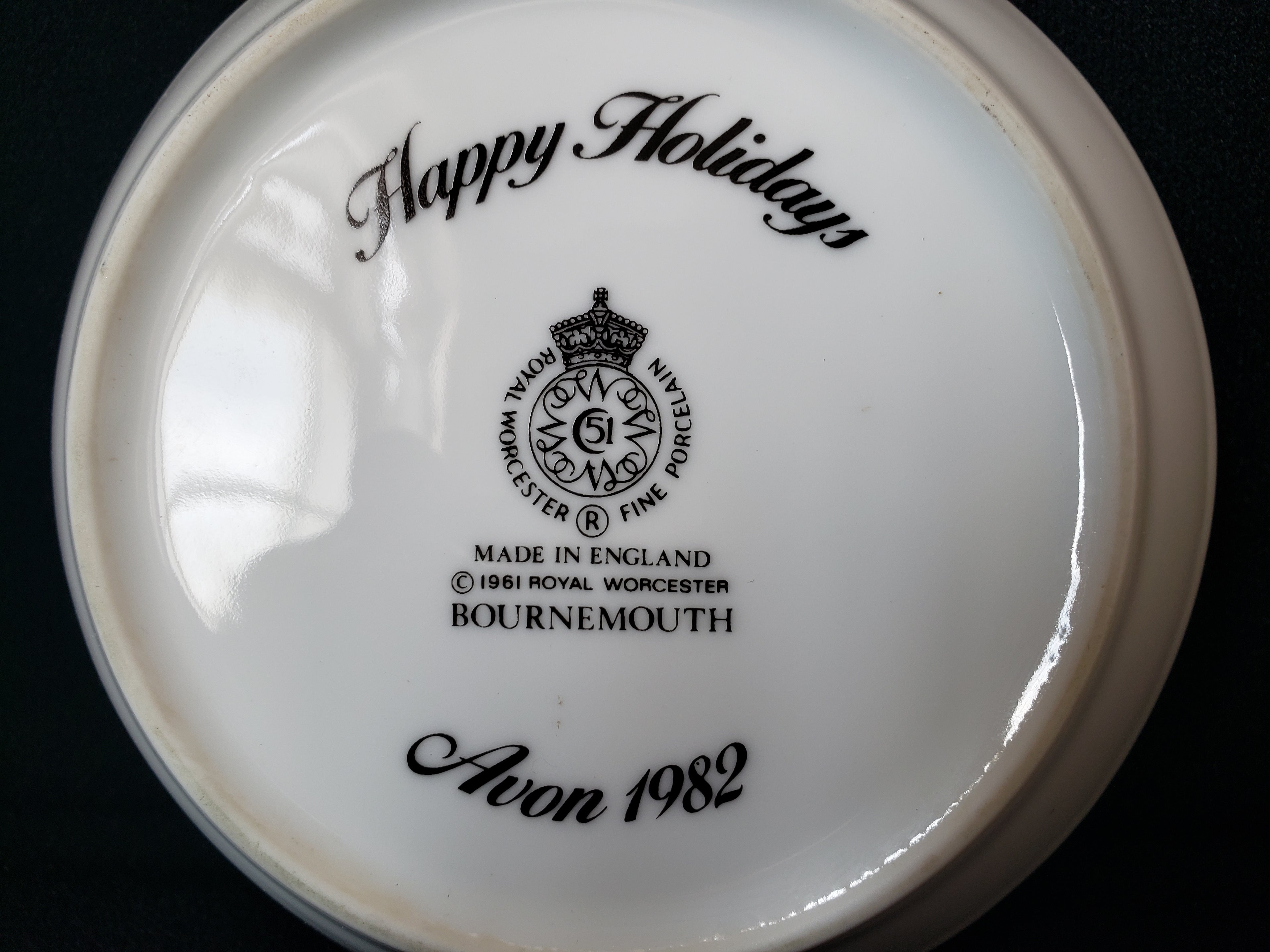 Vintage Royal Worcester Bournemouth Avon 1982 Small Dish 4-1/2" (lot 2066)
