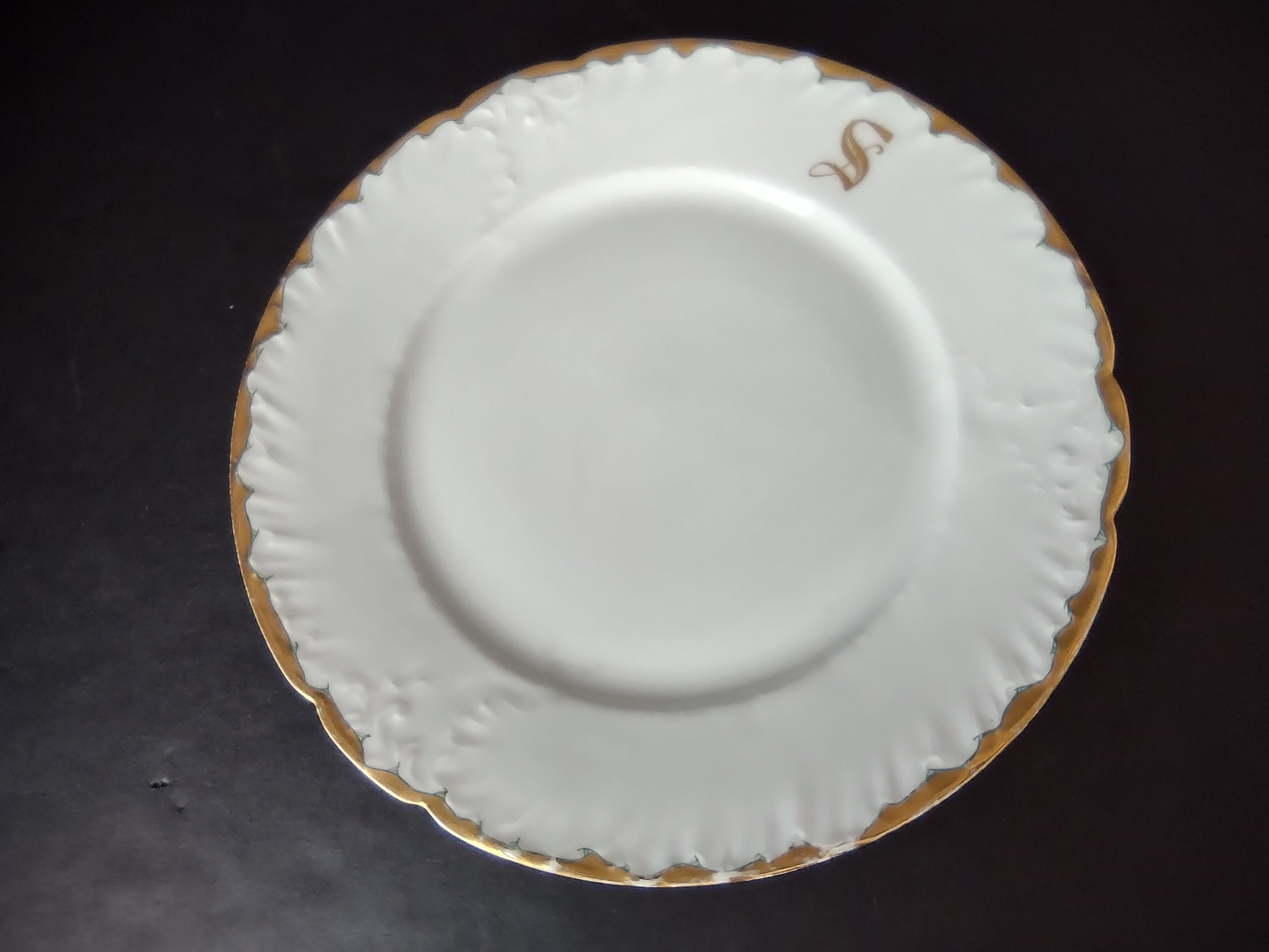 Wm. Guerin Limoges Dinner Plate Gold Trim French Chick Monogramm S (lot 985)