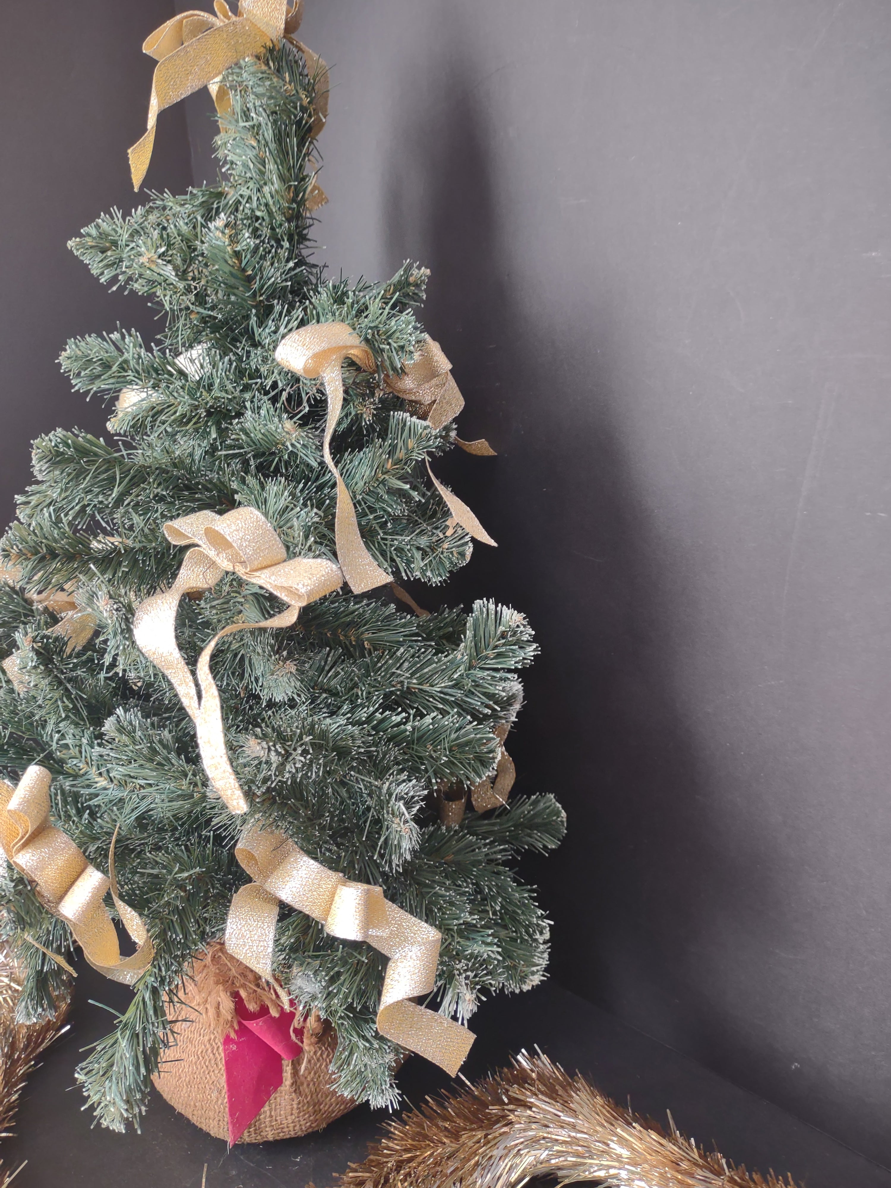 Christmas Holiday Small 20" Tree Gold Garland (lot 1284)