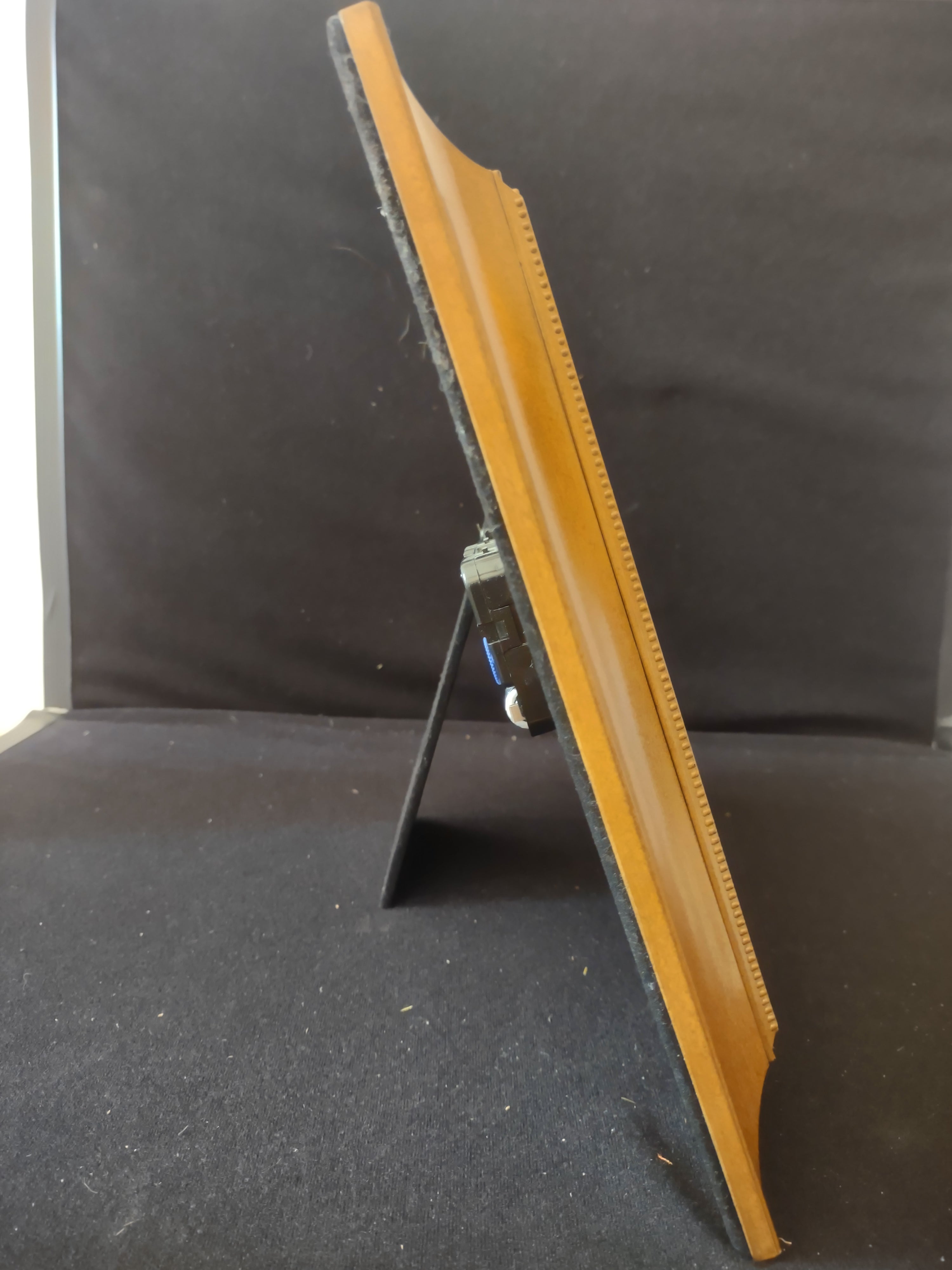 Shadow Box Wooden Picture Frame Clock Replaceable Picture (Lot 3465)