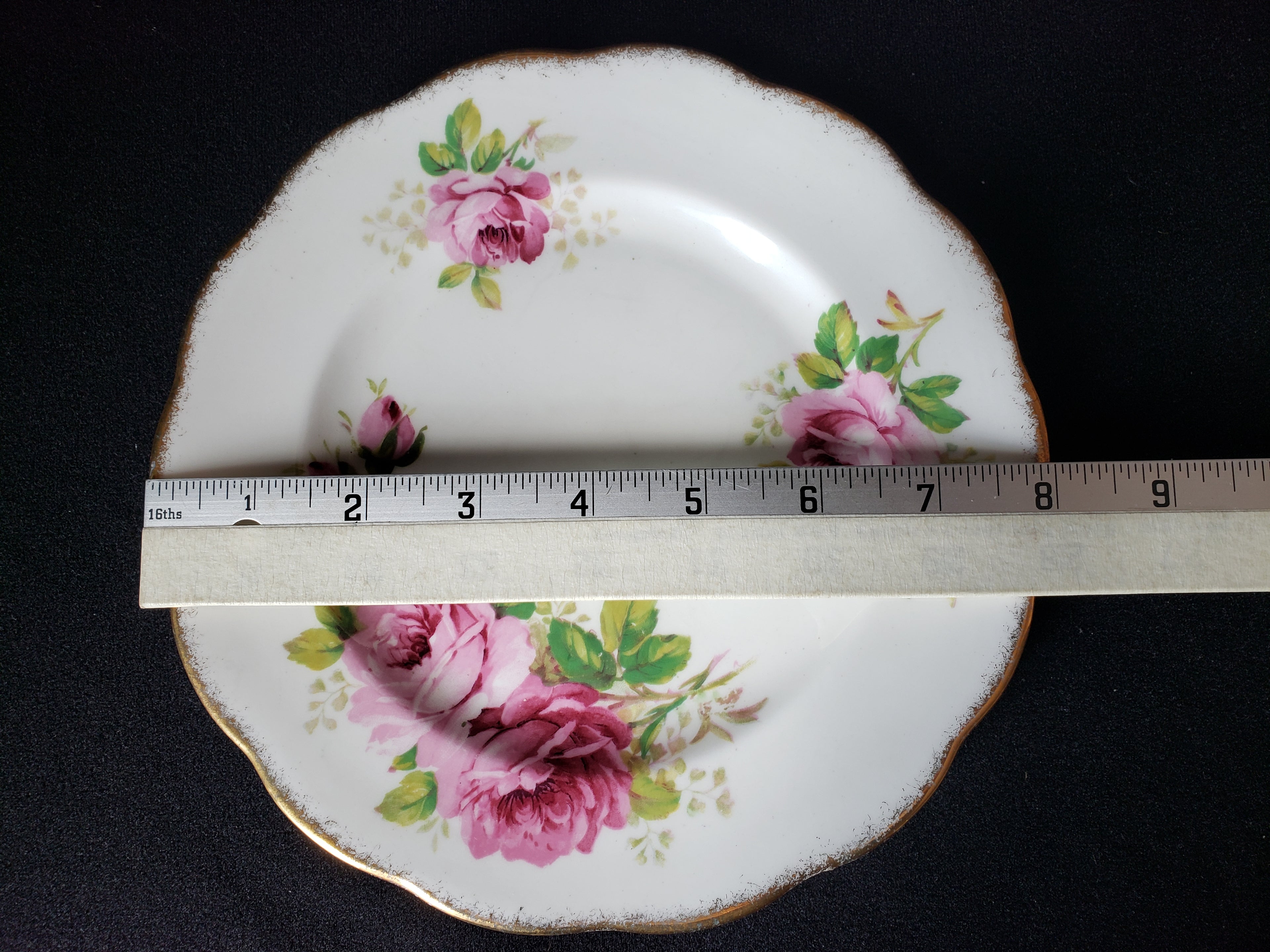 Vintage Royal Albert American Beauty Dessert or Salad Plate 8" (lot 2050)