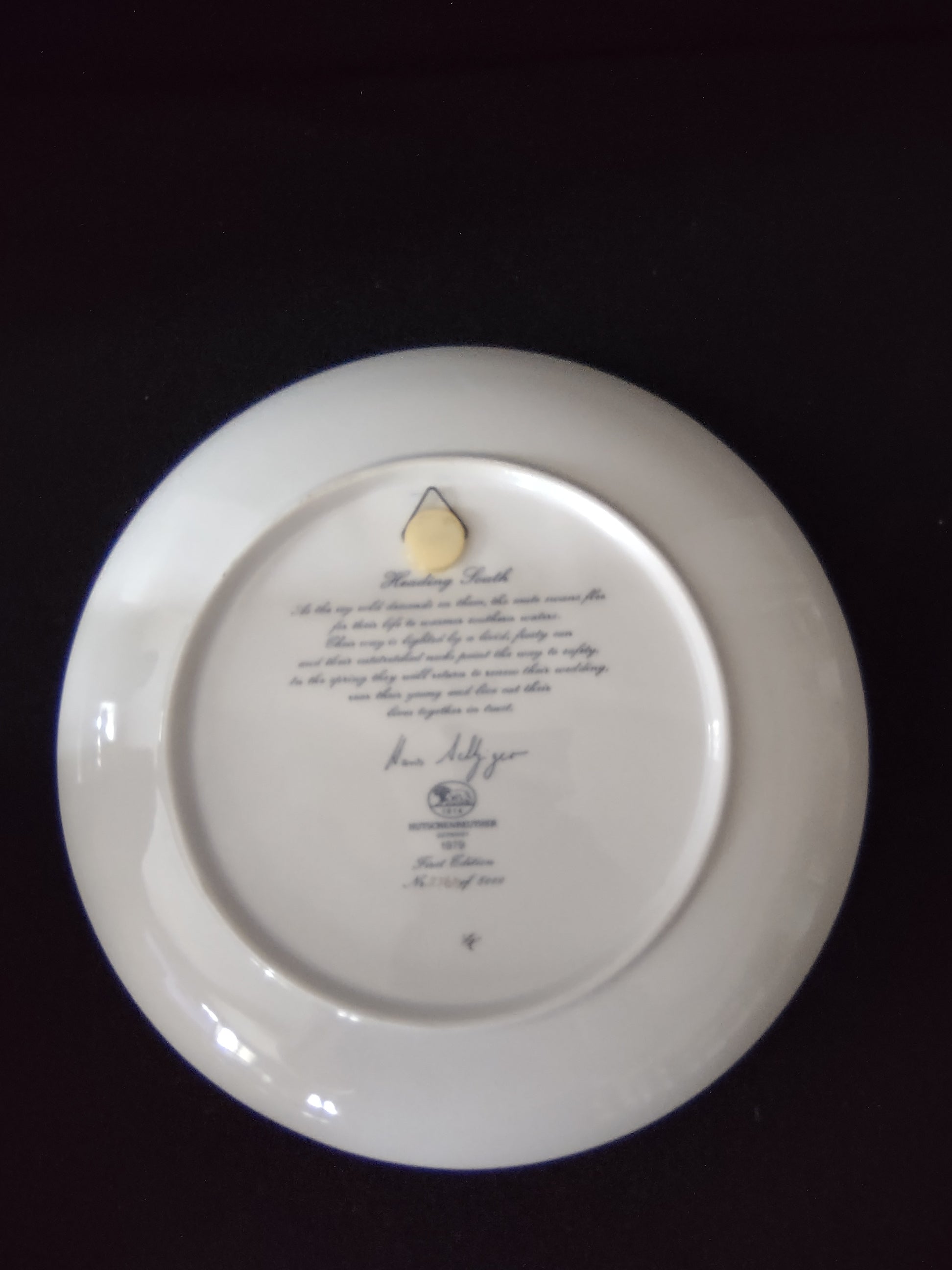 Vintage Hutschenreuther Heading South Swans 1979 Collector Plate (Lot 4021)