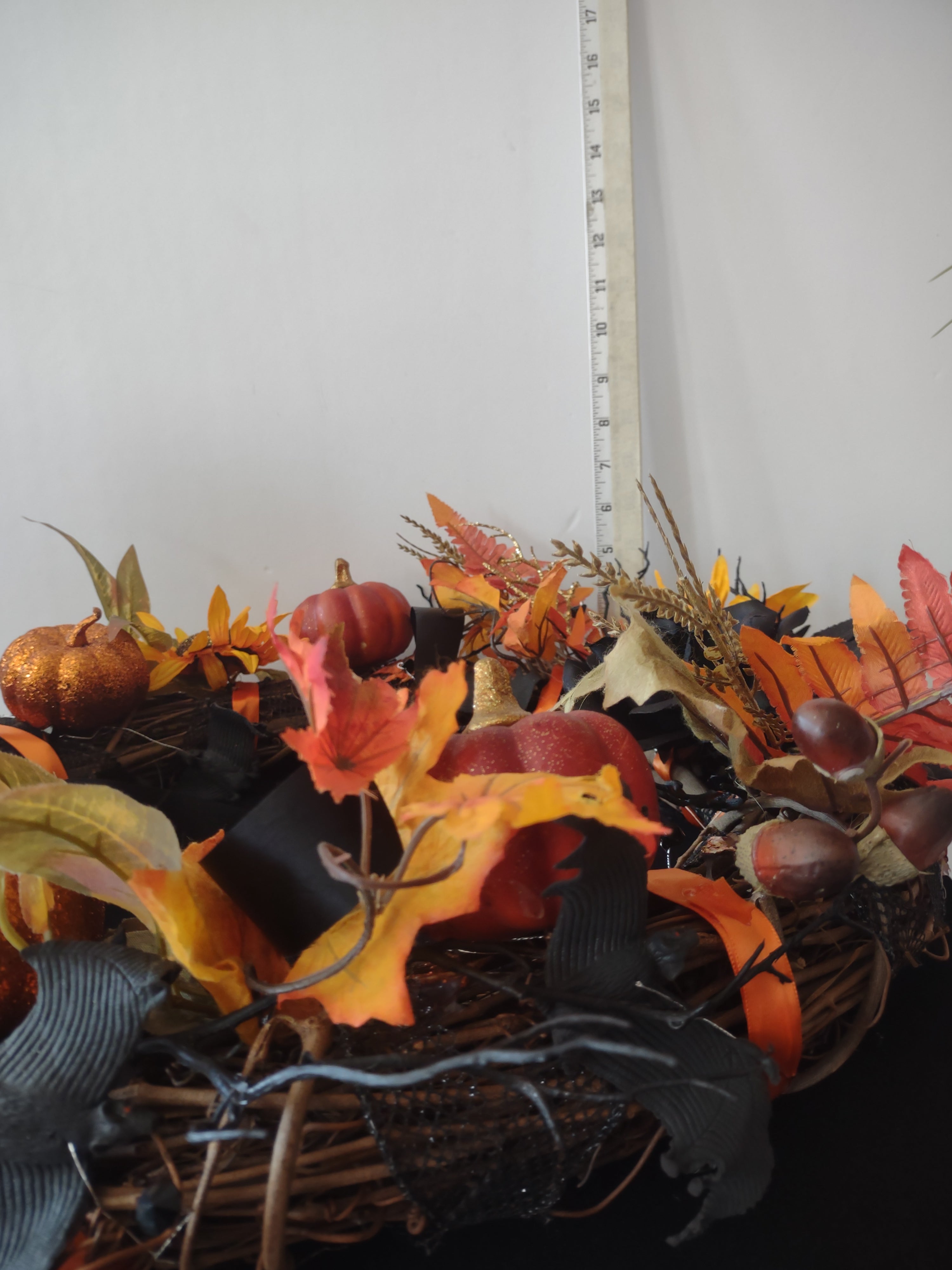 Halloween/Fall Black Rose Bats Pumpkins Leaves Grape Vine Wreath (Lot 3461)
