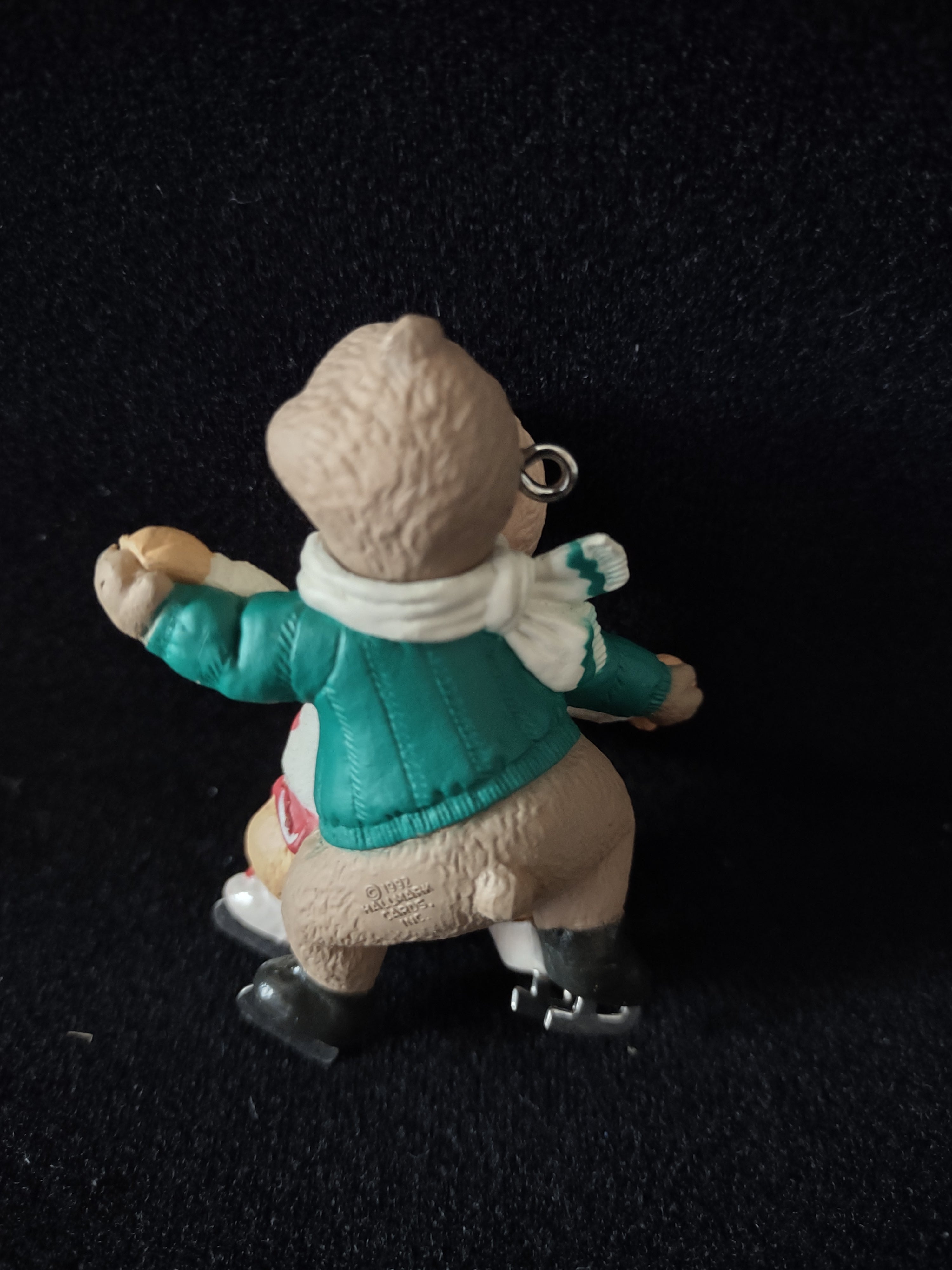 Vintage 1992 Christmas Hallmark Ornament Bears Skating Hearts (Lot 4787)