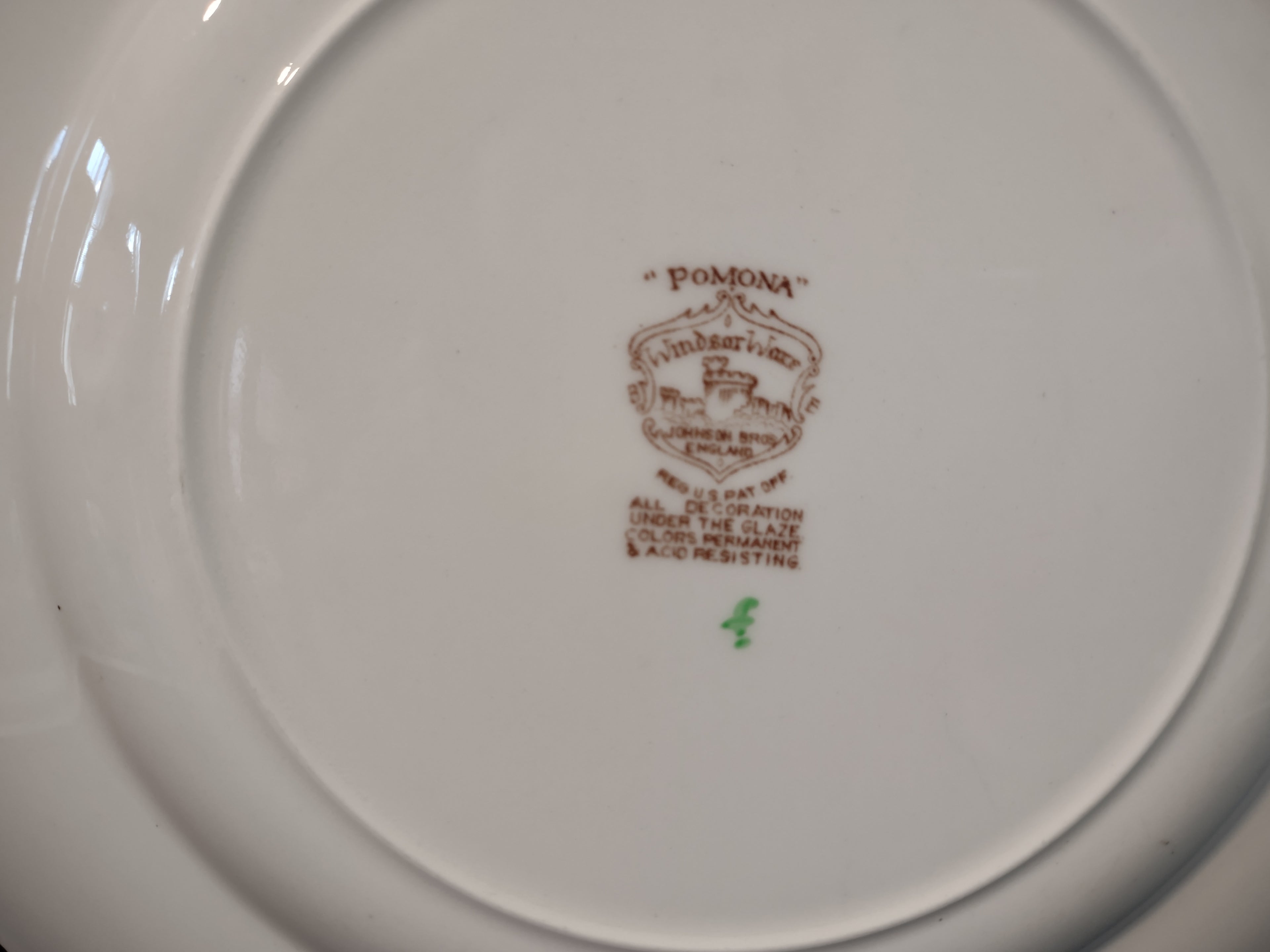 Vintage Johnson Pomona Windsor Ware Dinner Plate England Ironstone (lot 5607)