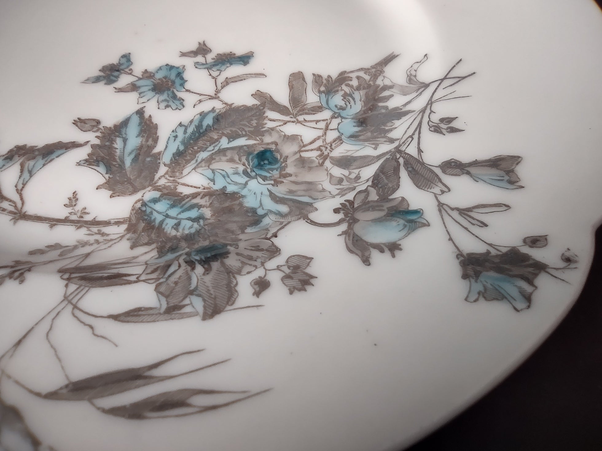 Antique Haviland Limoges Blue Flower Dinner Plate 9-1/2" (lot 959)