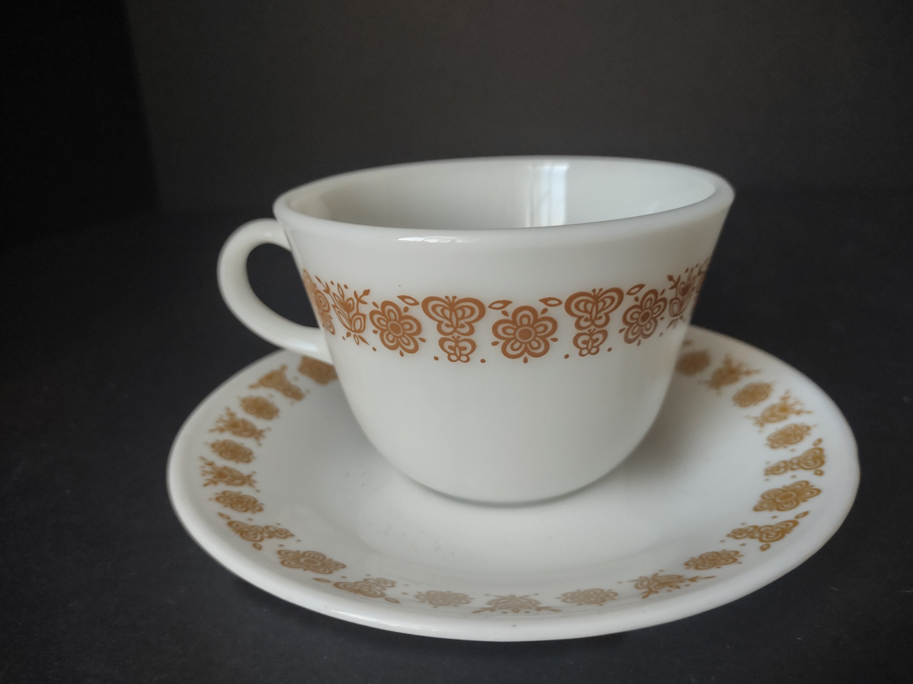 Corelle 8 x Teacup Saucer Golden Butterfly (lot 1207)