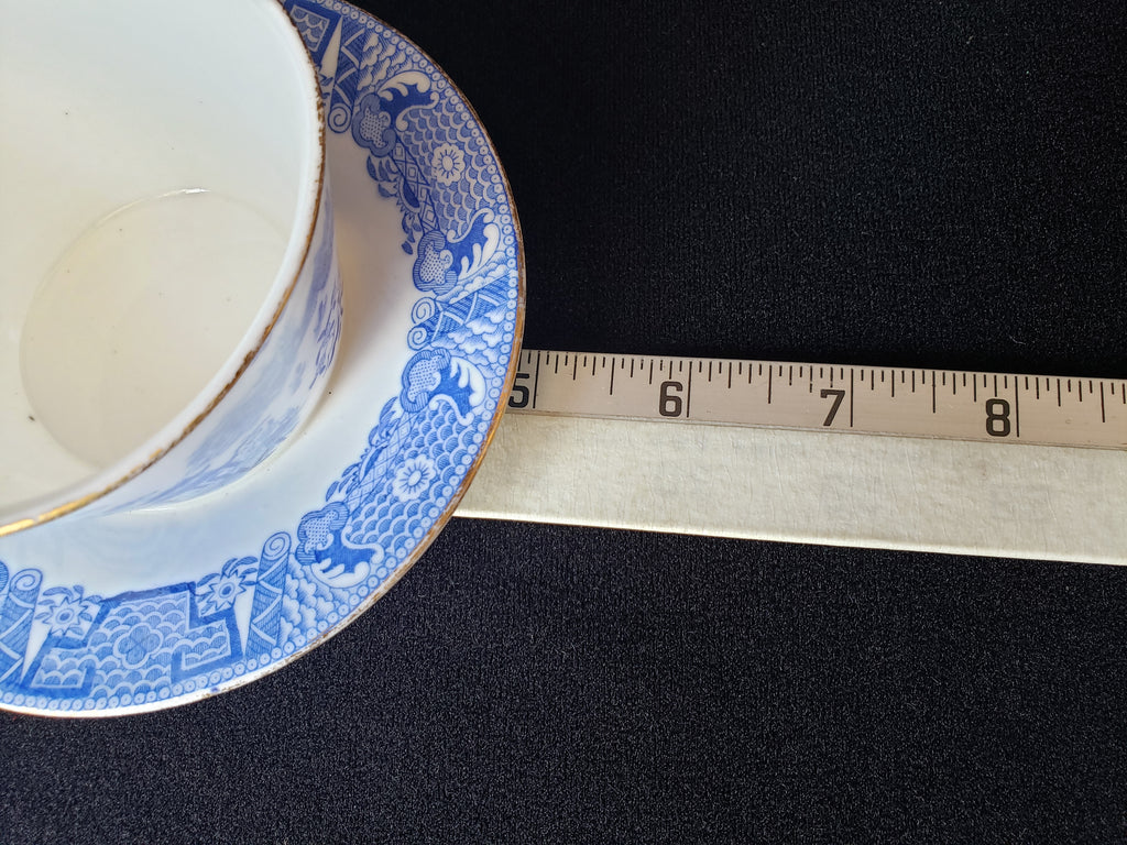 Vintage Royal Worcester Tea Cup Attached to Saucer Blue and White (lot 2076)