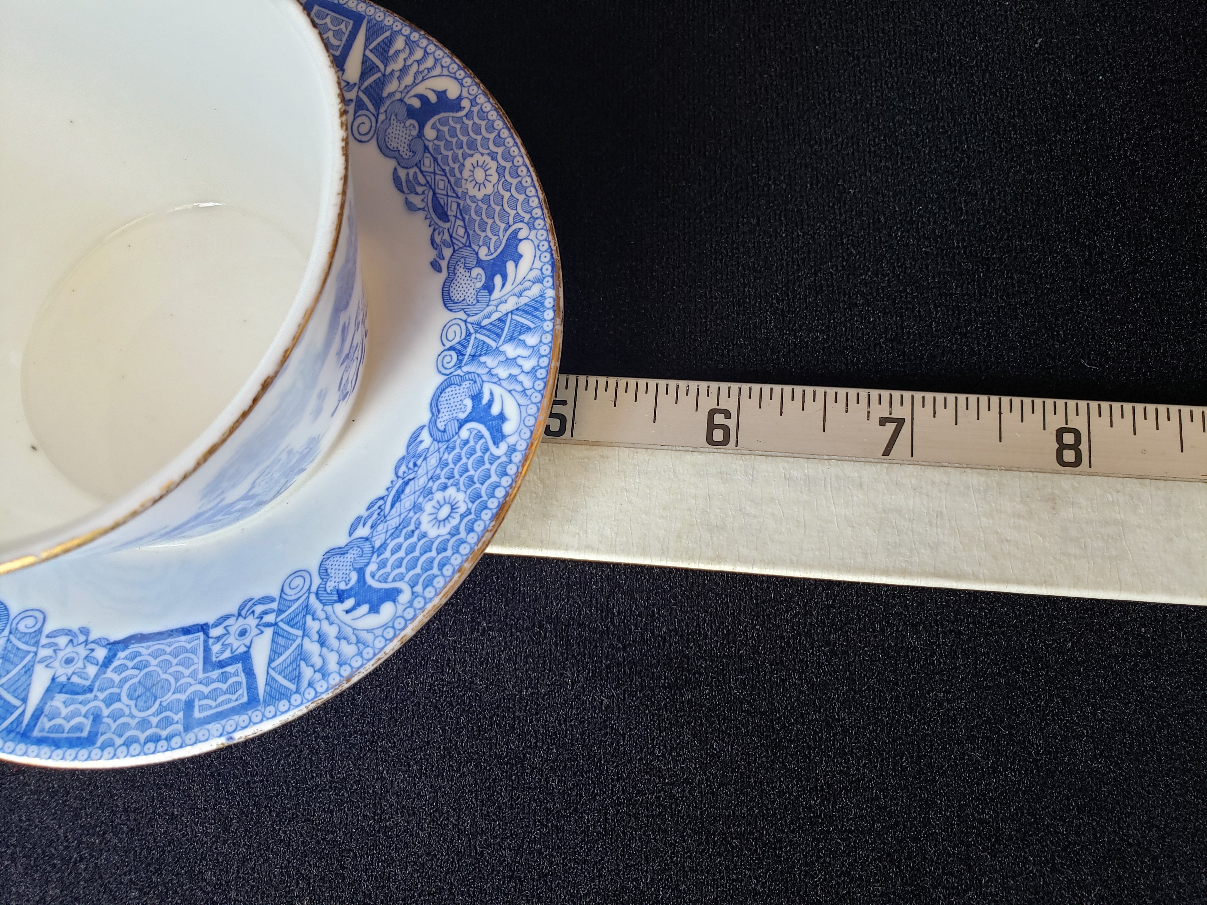 Vintage Royal Worcester Tea Cup Attached to Saucer Blue and White (lot 2076)