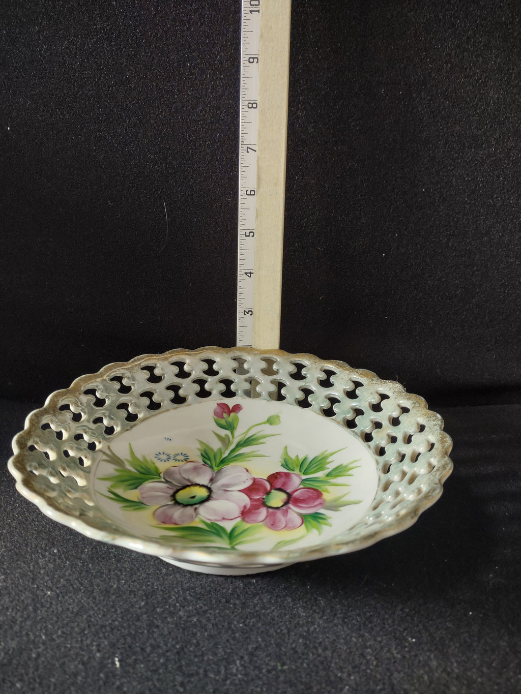 Vintage Reticulated Edge Porcelain Plate Purple Floral Wall Hanging (Lot 5073)