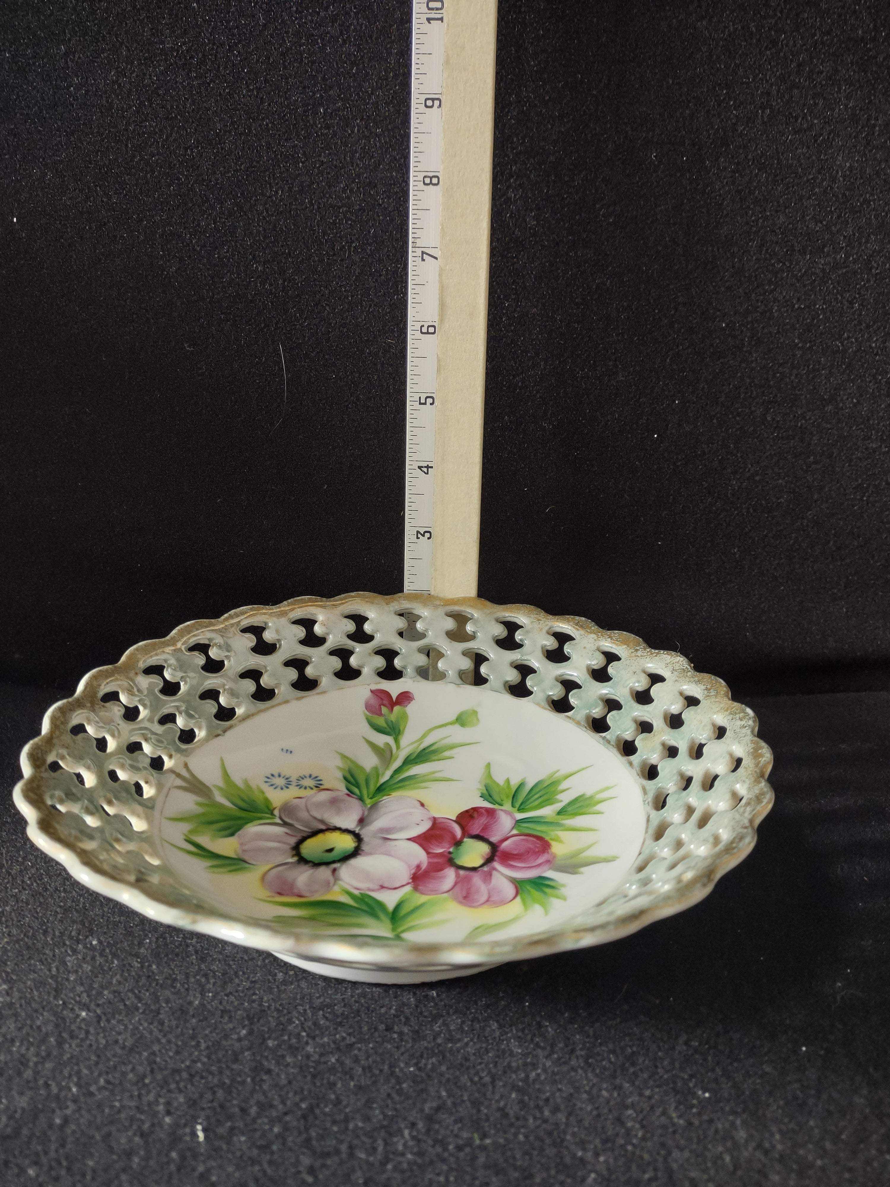 Vintage Reticulated Edge Porcelain Plate Purple Floral Wall Hanging (Lot 5073)