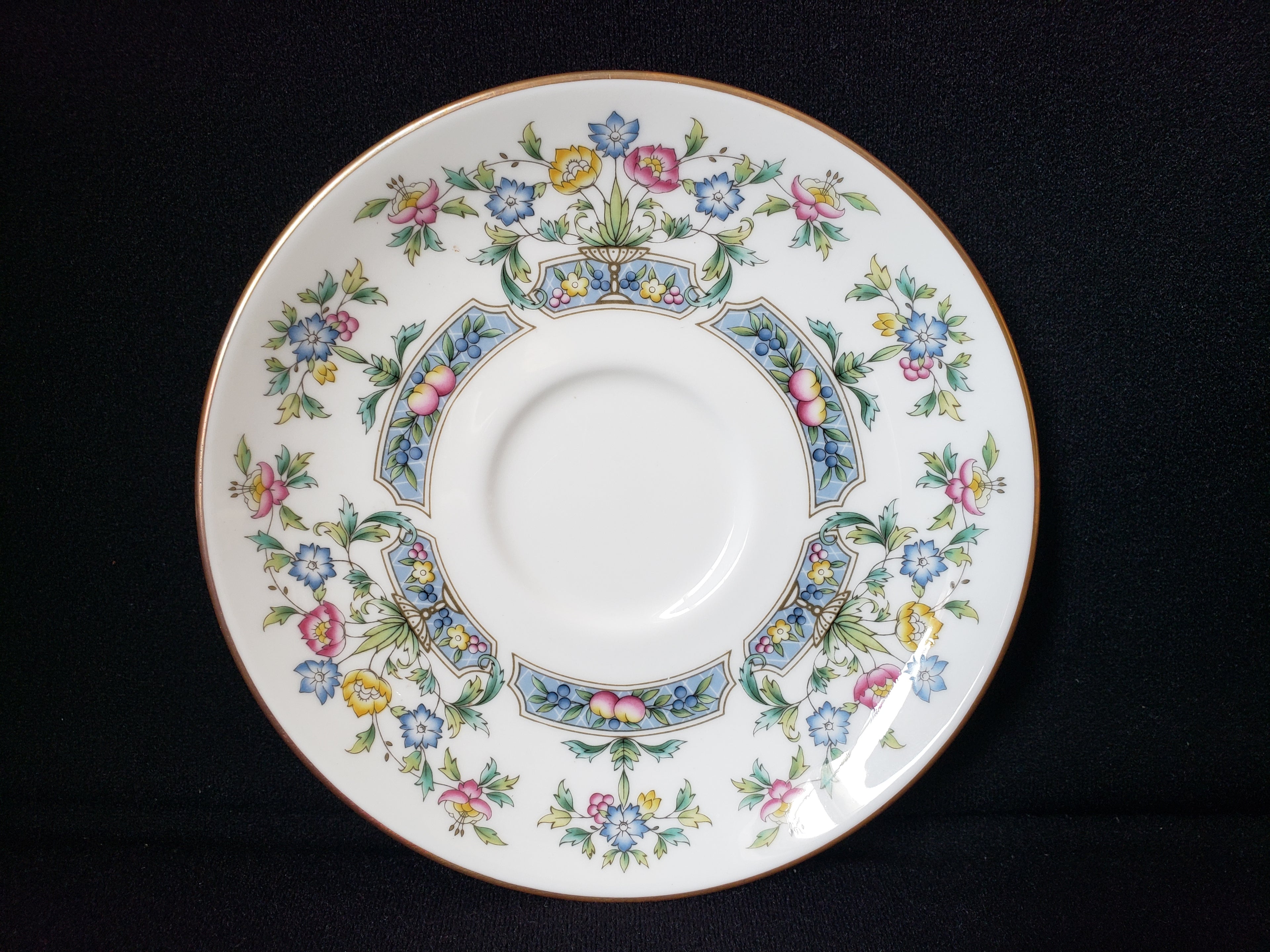 Vintage Royal Worcester Mayfield Saucer ONLY (lot 2084)