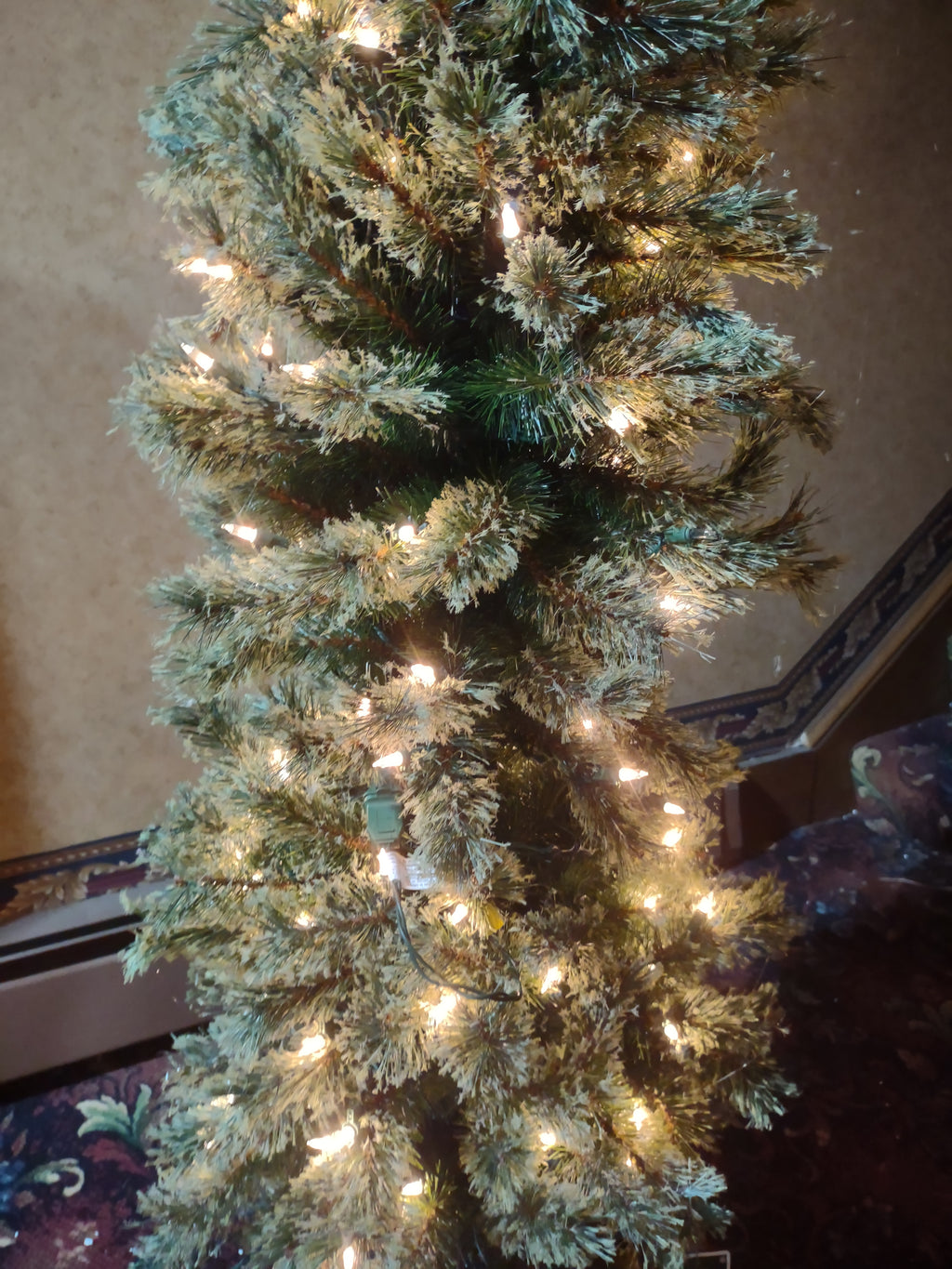 Christmas Artificial7 Ft Fluffy Pre-Lit Pencil Green Tree (lot 3380)