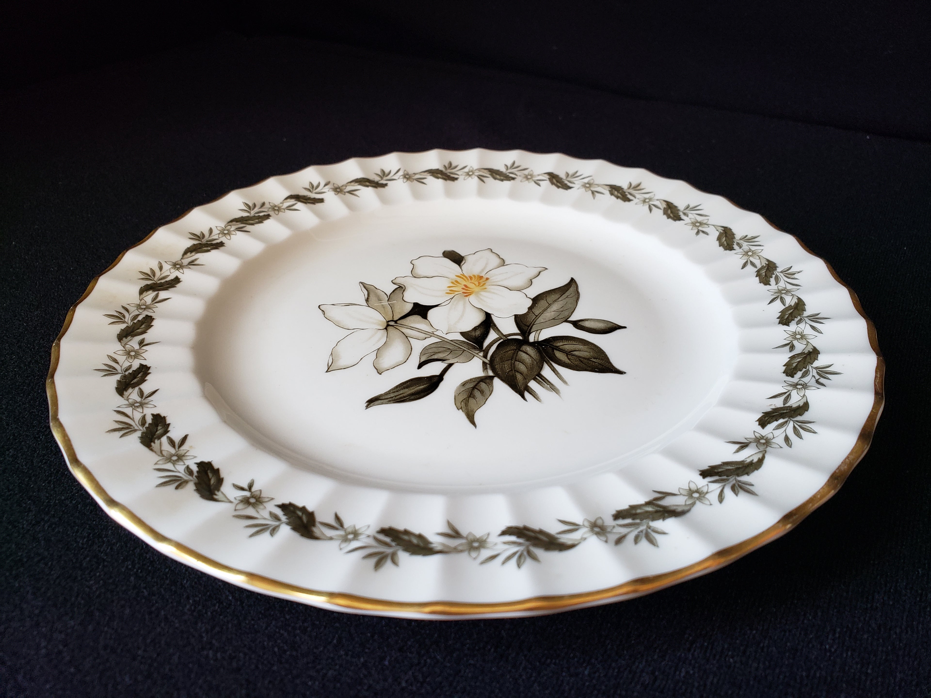 Vintage Royal Worcester Engadine Salad or Luncheon Plate 8" (lot 2129)