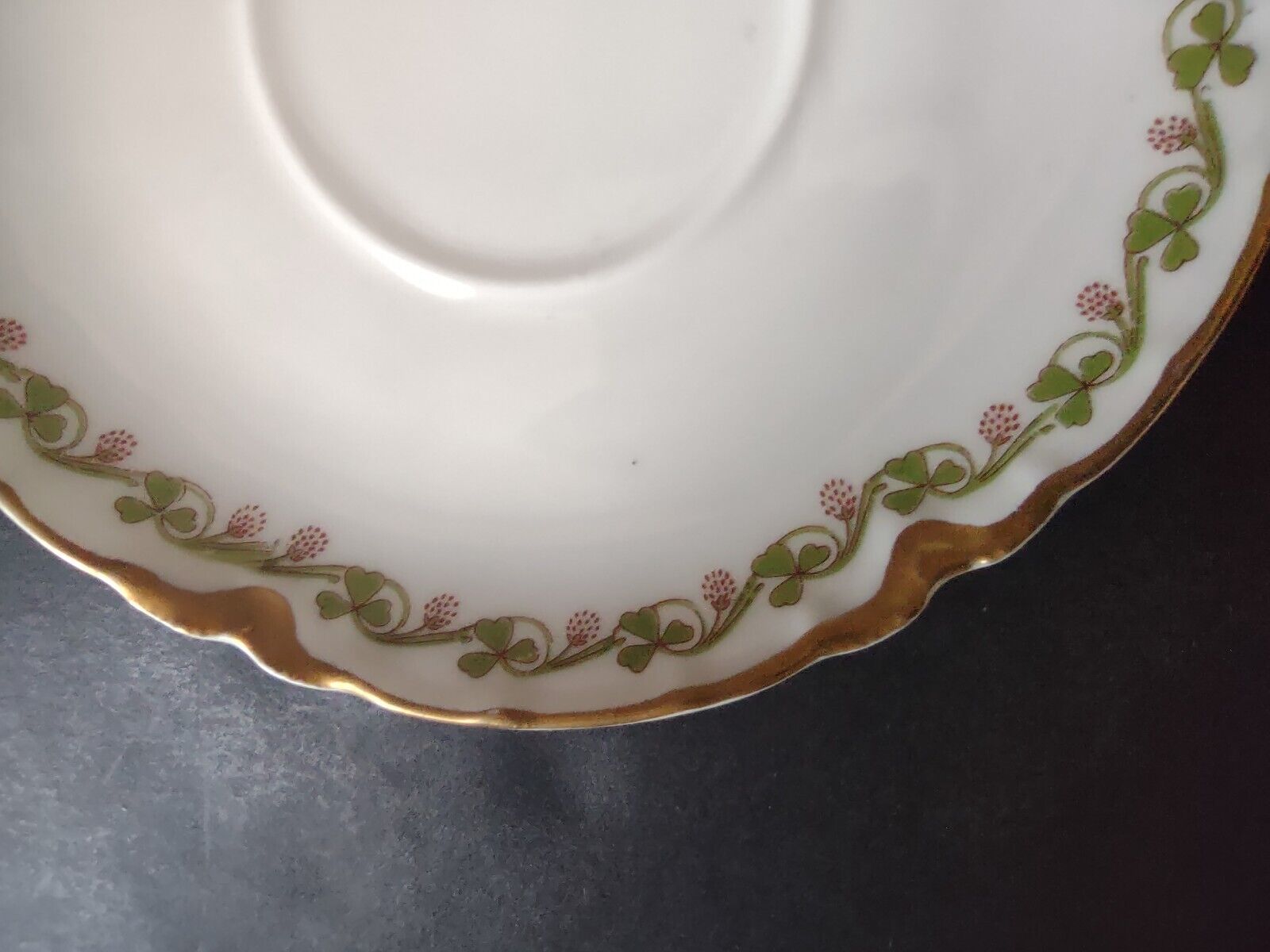 Haviland Limoges Green Gold Clover Shamrock Saucer Plate 5-1/2" (lot 610)