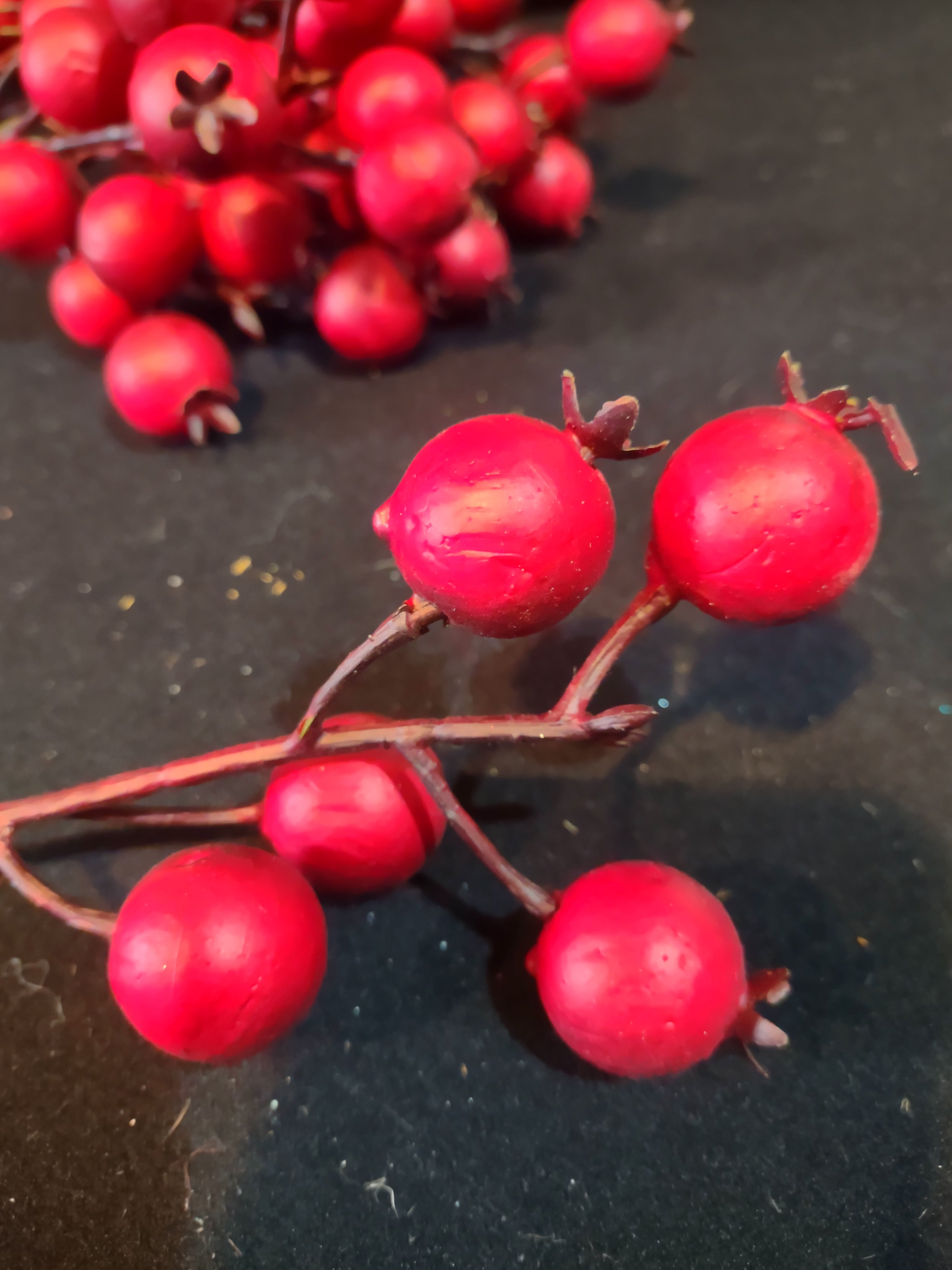 Christmas Seasonal Winterberry Sticks 5 Berries 11 Sticks 8" (Lot 4547)