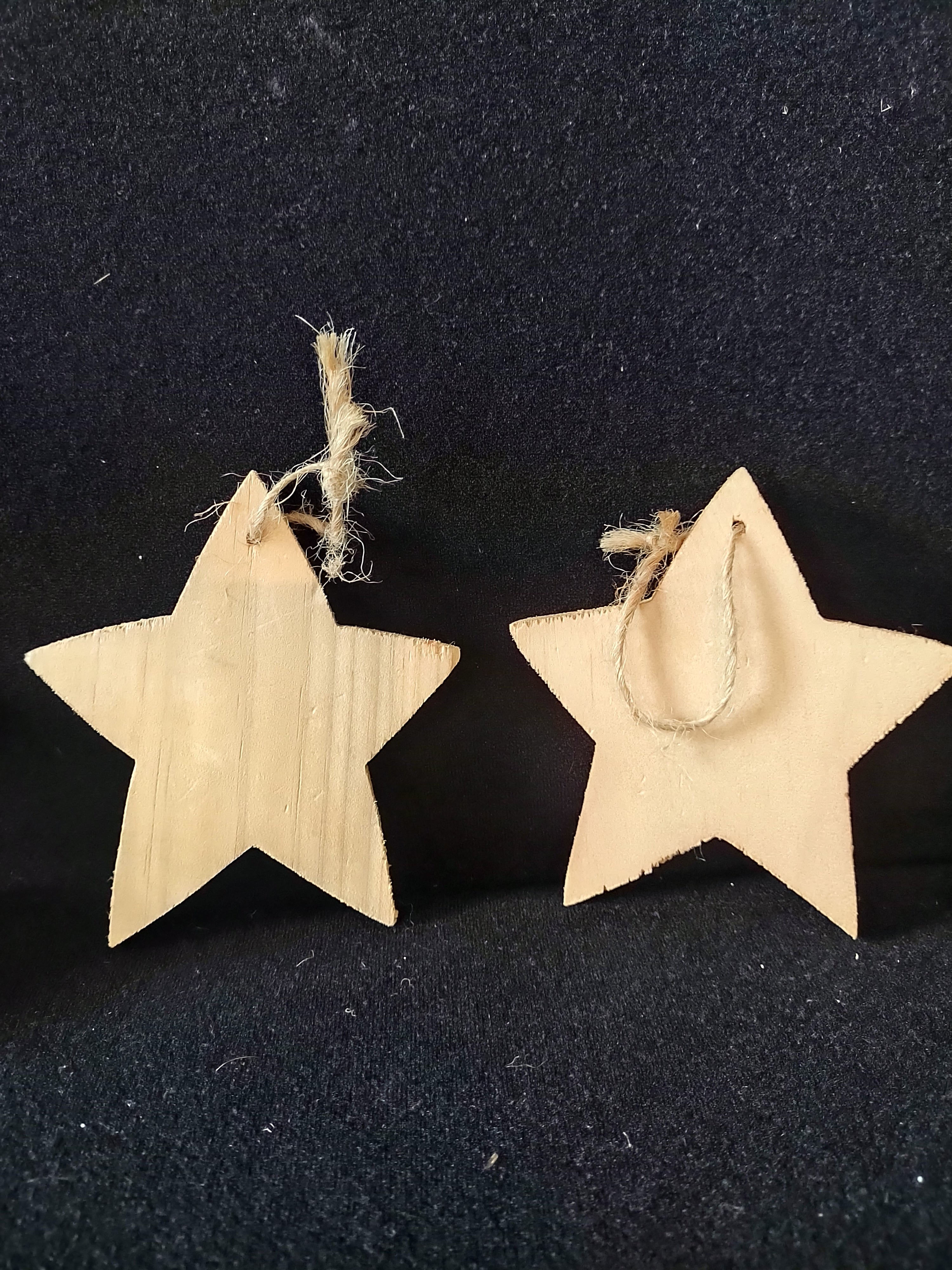 Rustic Christmas Wooden Stars 1 Decorated 8" 2 Small 1 Speckled (Lot 4641)