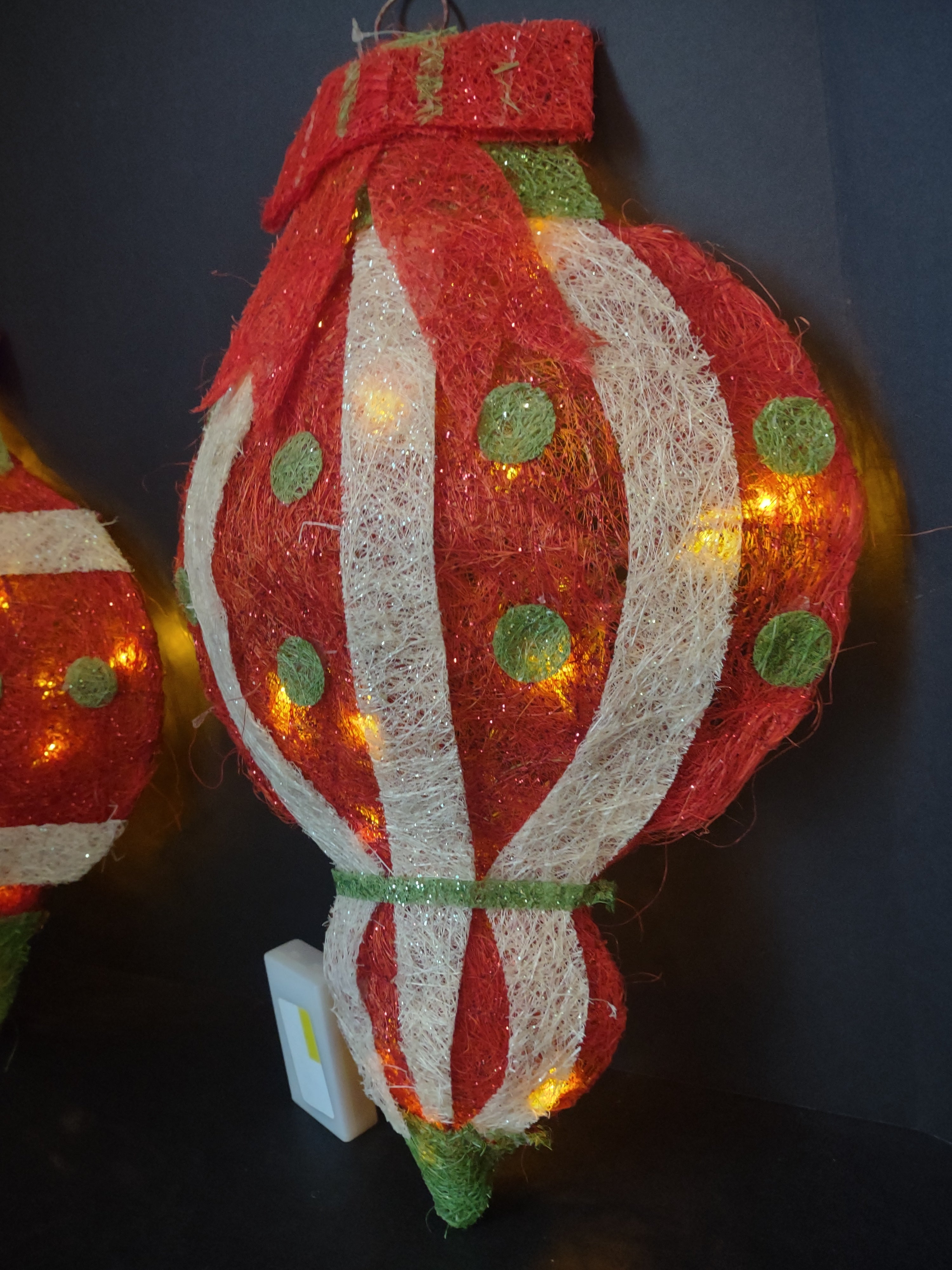 Christmas Light Up Battery Operated Blinking Ornament Wall Decor 16" (lot 1385)