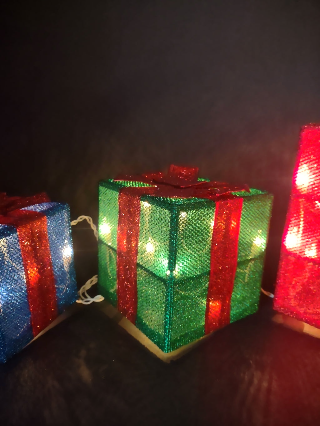 Christmas Tinsel Set of Light Up Present Gift Boxes (lot 1371)