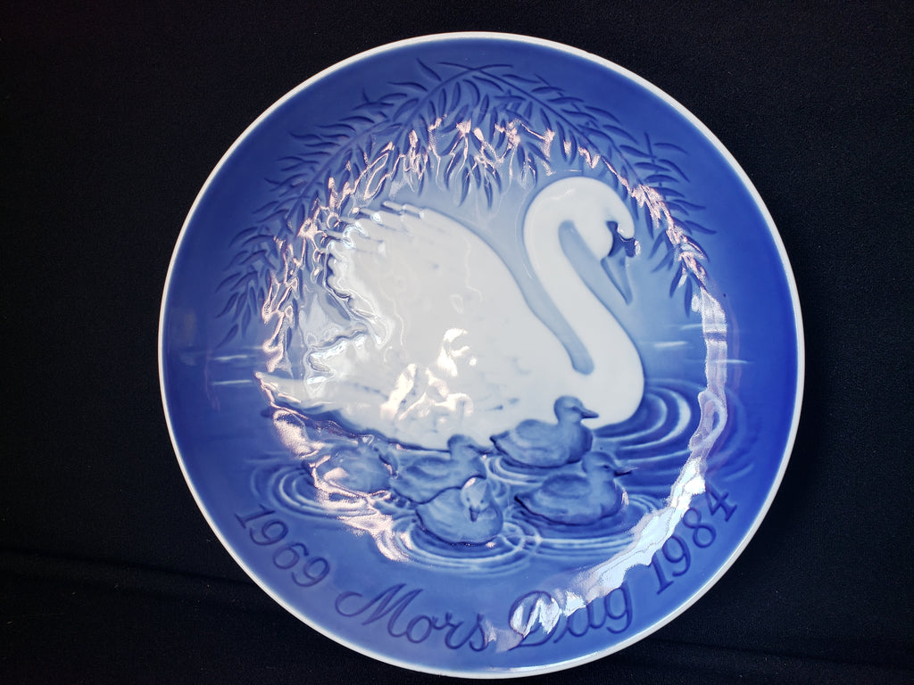 B & G Copenhagen Porcelain Wall Plate Mother's Day Swan Blue (lot 2197)