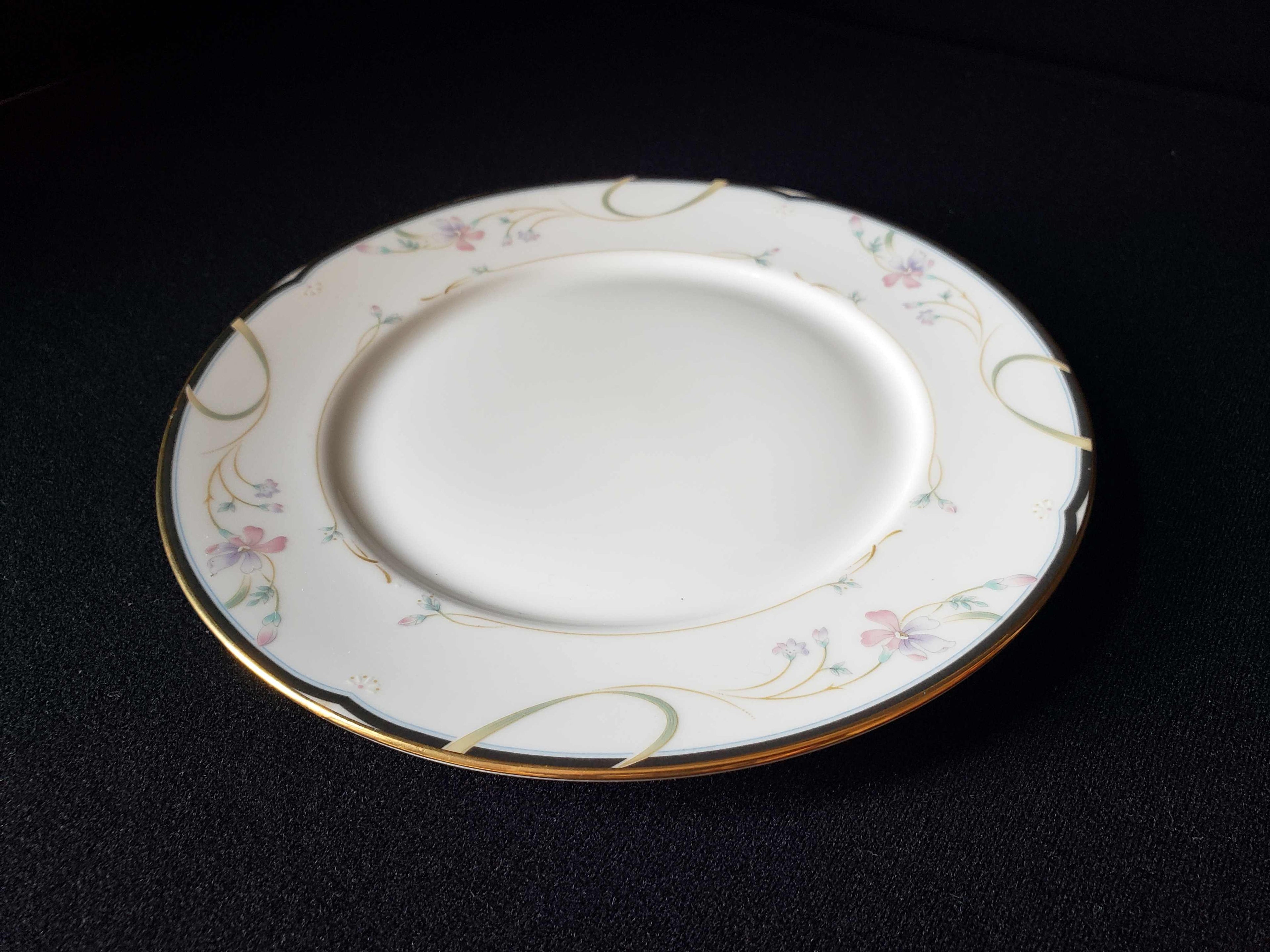 Vintage Lenox Debut Collection Constance Fine Bone Dessert Plate 8" (lot 1913)
