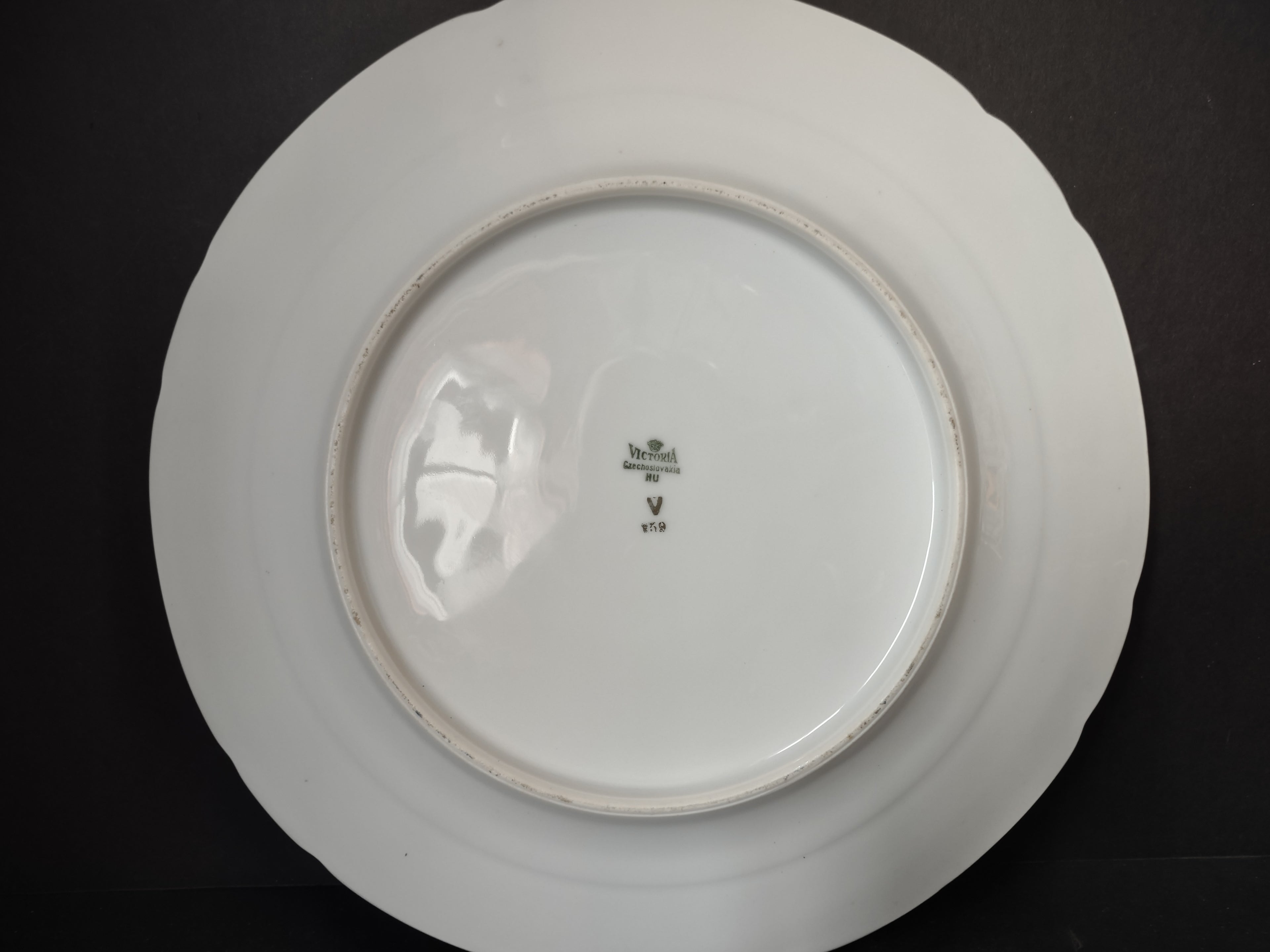Vintage Czechoslovakia Victoria Blue Cobalt Dinner Plate Iris (lot 5645)
