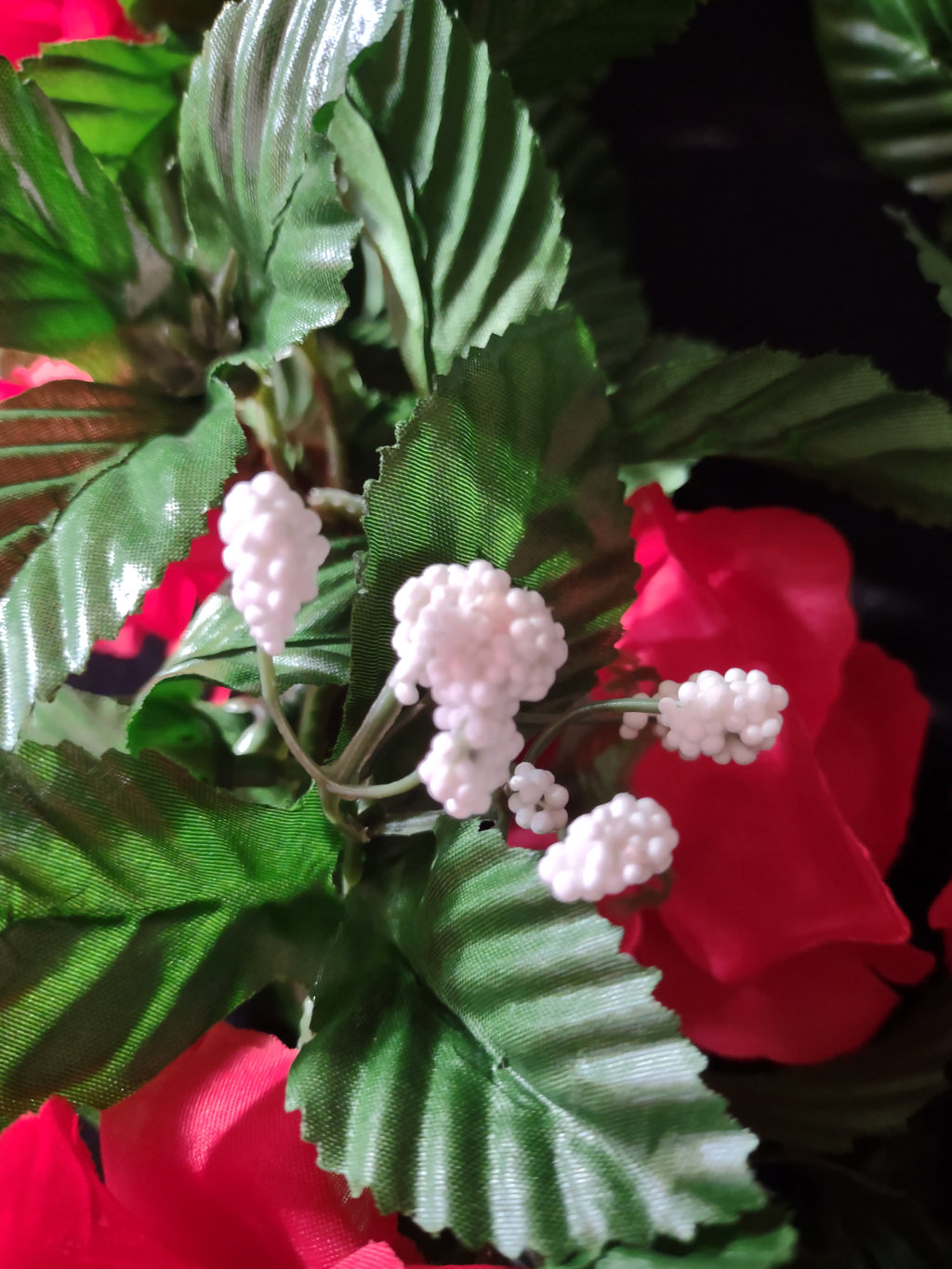 Vintage Valentine Artificial Garland Red Roses Berries 5-1/2 feet (Lot 5017)