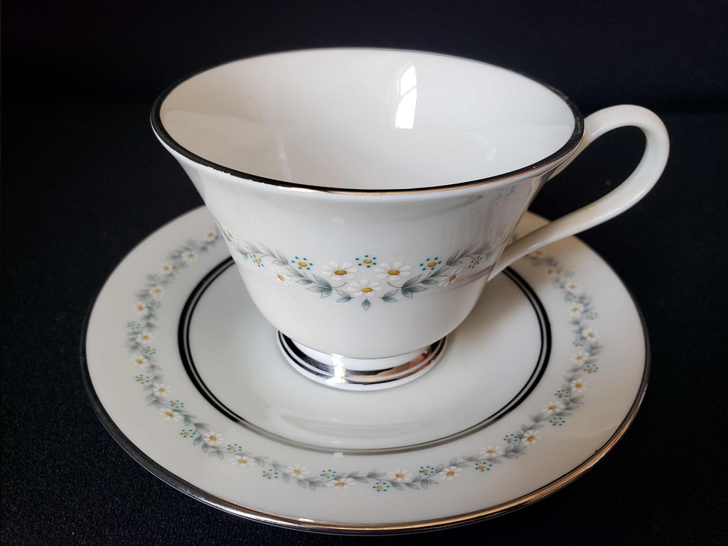 Vintage Lenox Oxford Bone China Holyoke Tea Cup with Saucer (lot 1939)