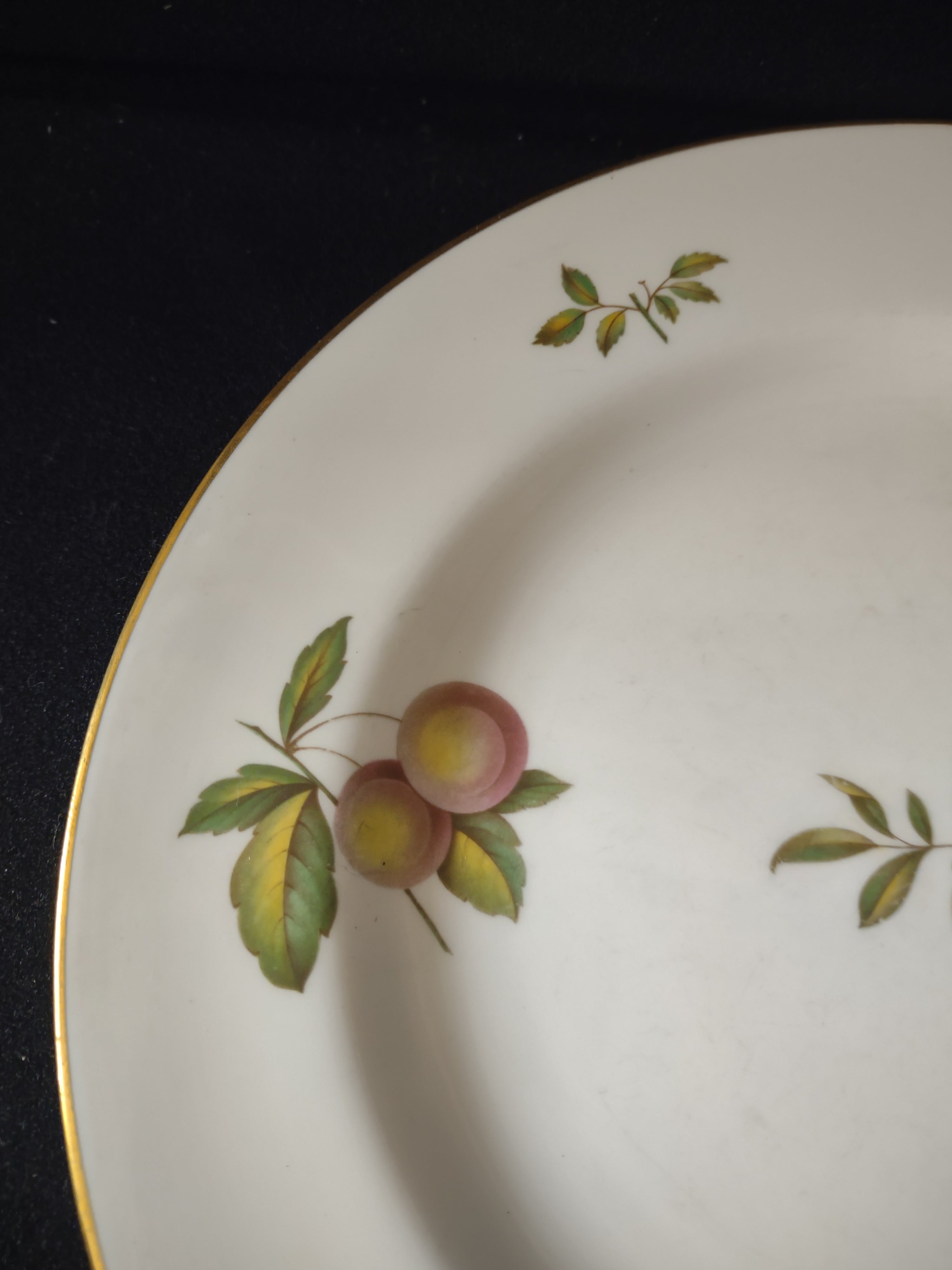 Vintage Spode English Dinner Plate Blenheim Bone China Gold Trim (Lot 5718)