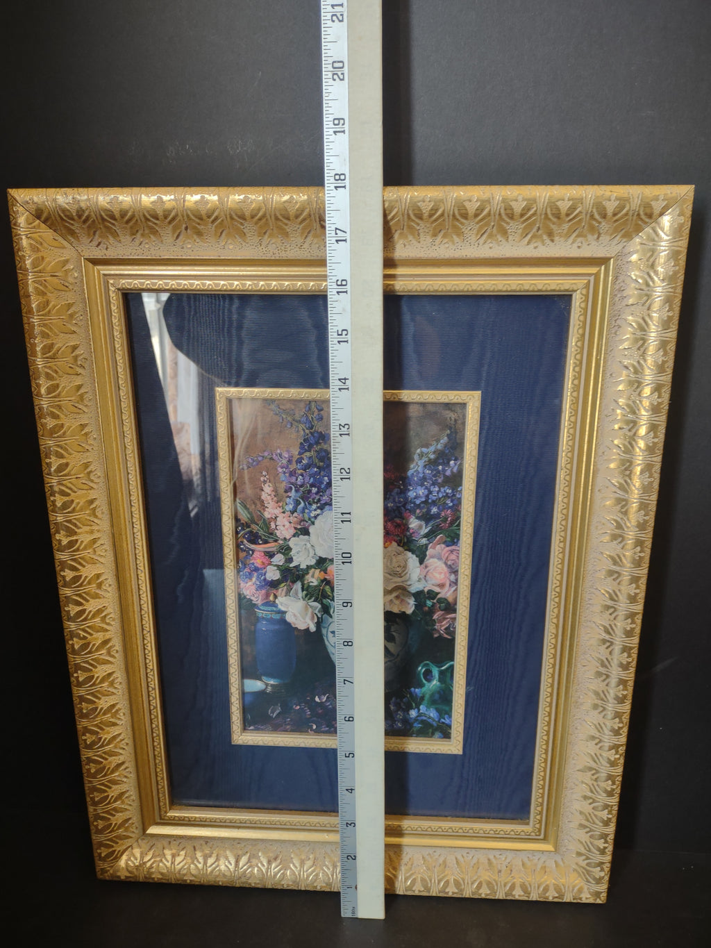 Randomlane Bouquet of Roses Delphinium Golden Navy Wall Design (lot 2626c)