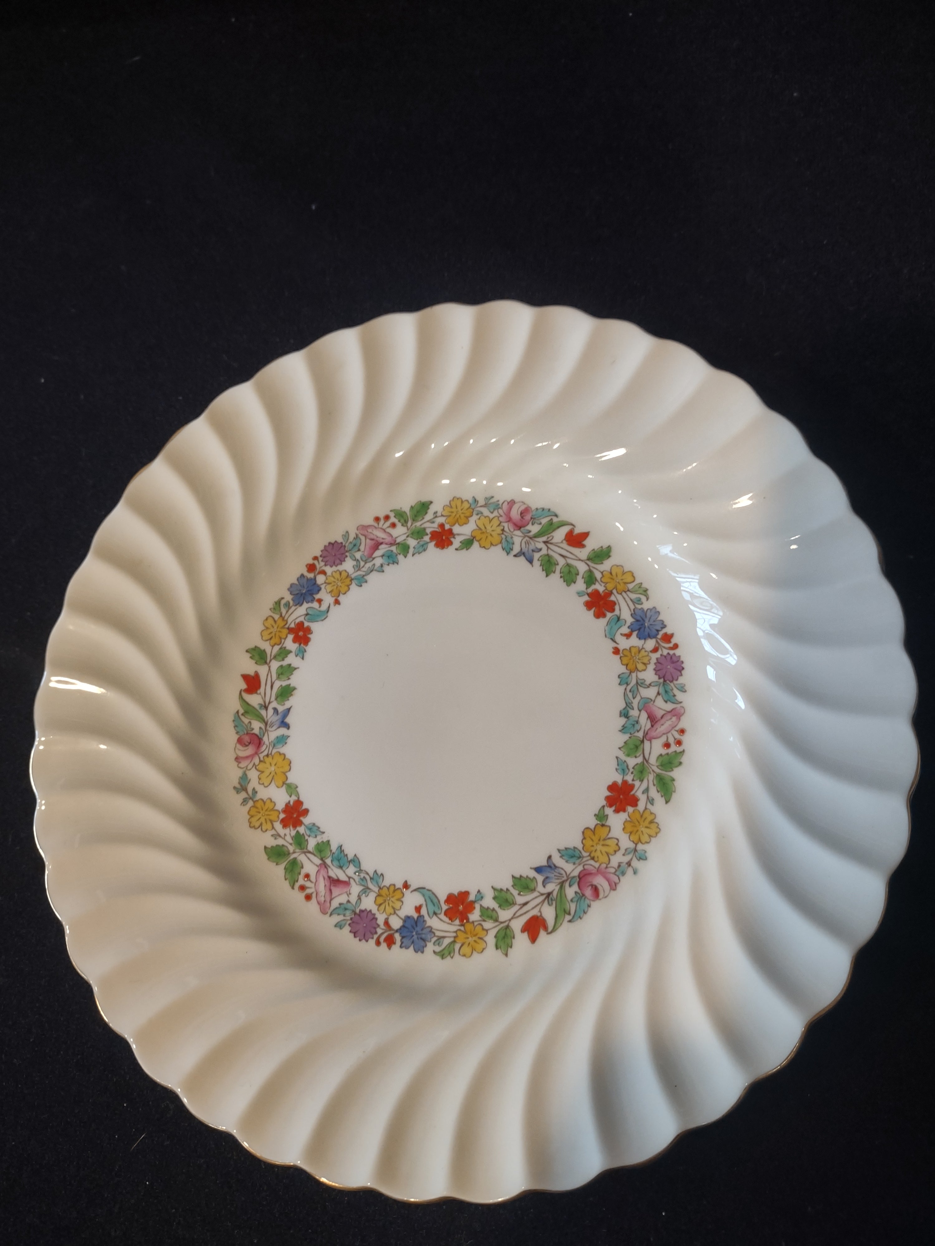 Vintage Royal Doulton Evesham Lunch Plate Bone China Floral Scalloped (lot5498)
