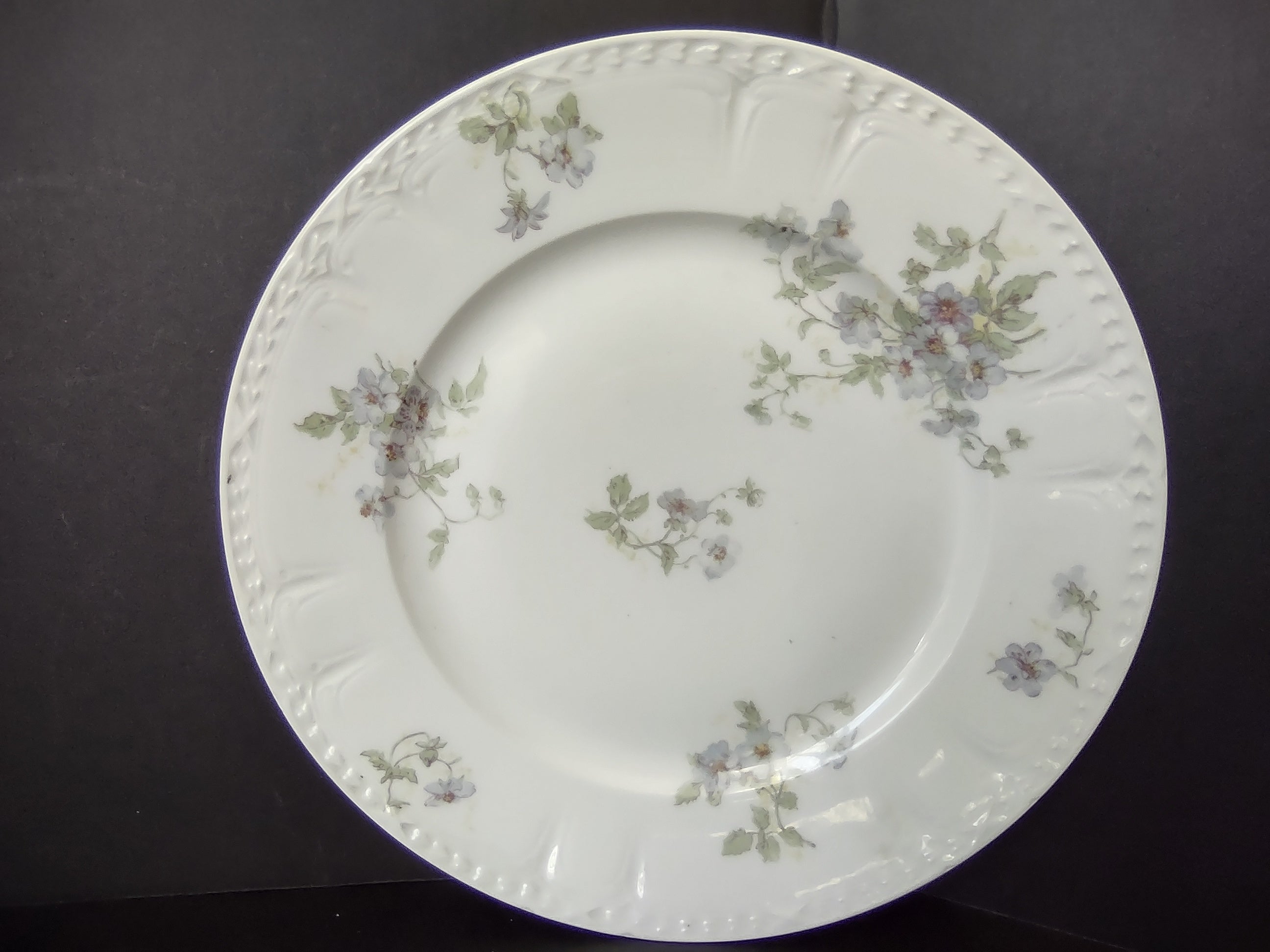 GDA France Limoges French Cottage Shabby Chic Dinner Plate Blue Flower (lot 1101