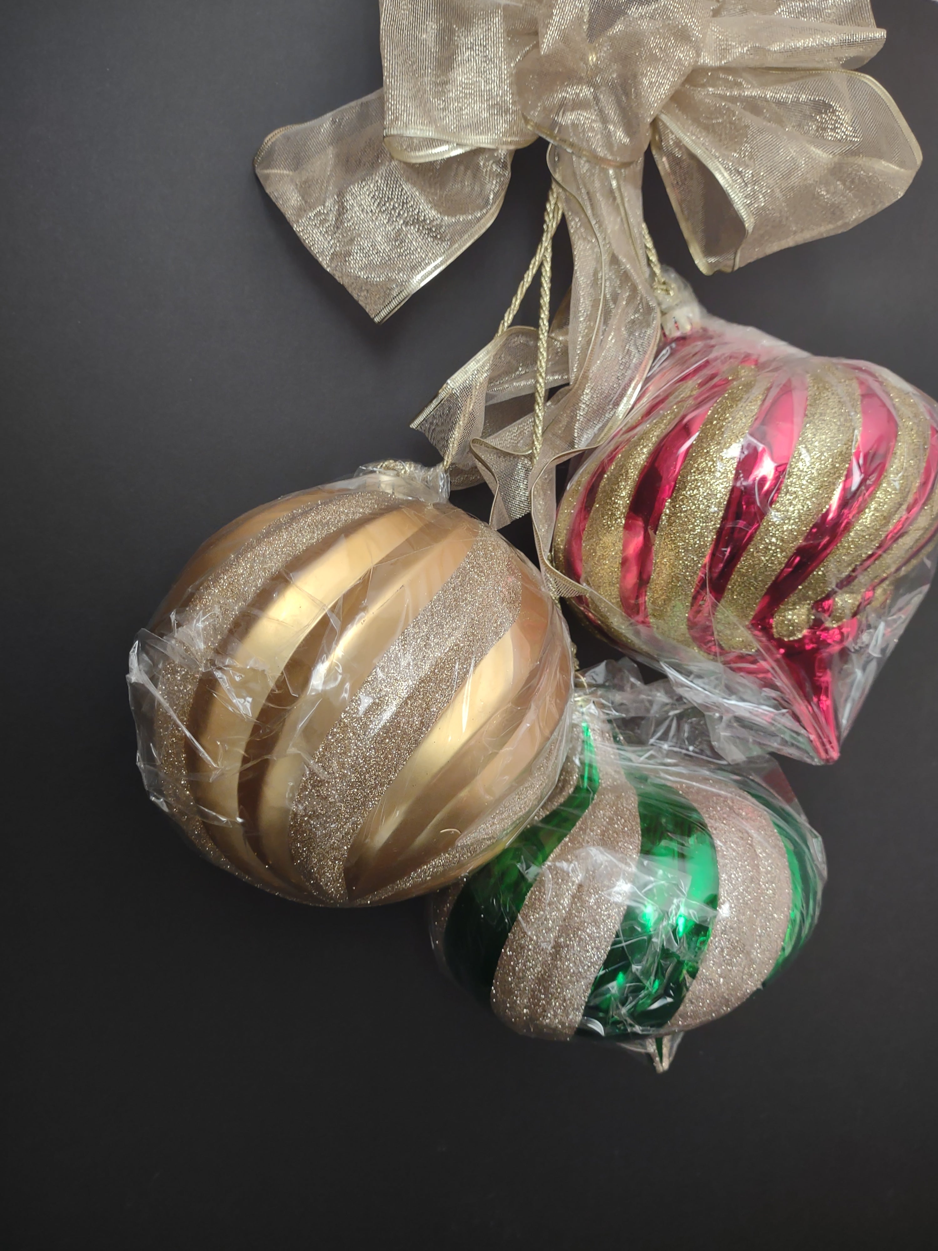 Christmas Holiday Set of 3 Large 5" Ornaments (lot 1285)