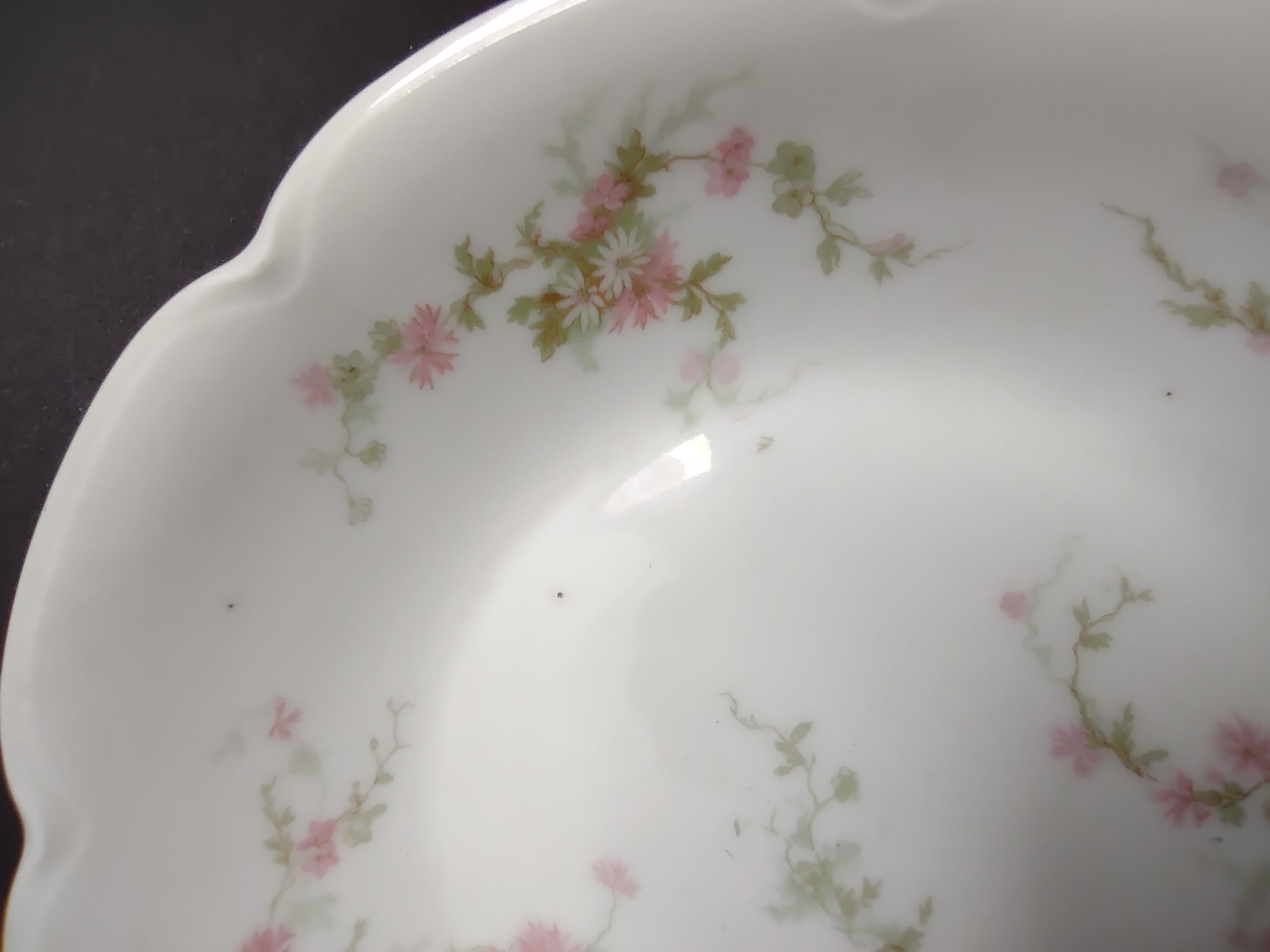 Haviland Limoges Cream Soup Plate Pink Thistle & Daisy (lot 883)